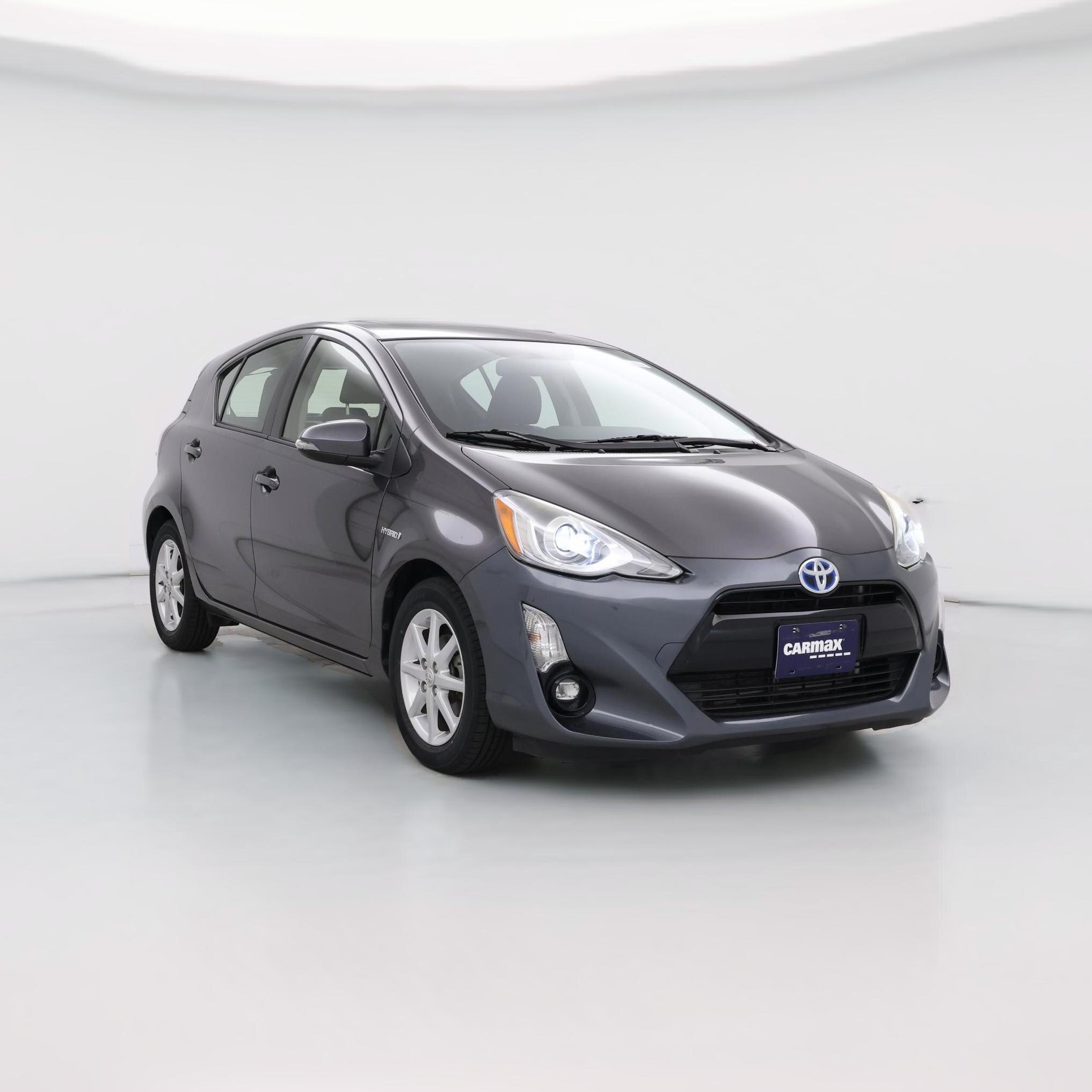 Thumbnail: 2015 Toyota Prius c - 1
