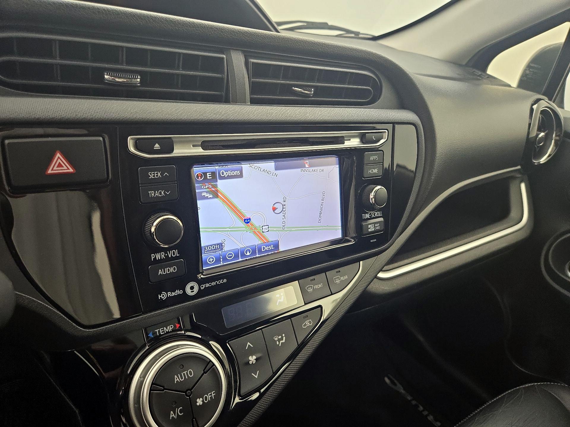 Thumbnail: 2015 Toyota Prius c - 14