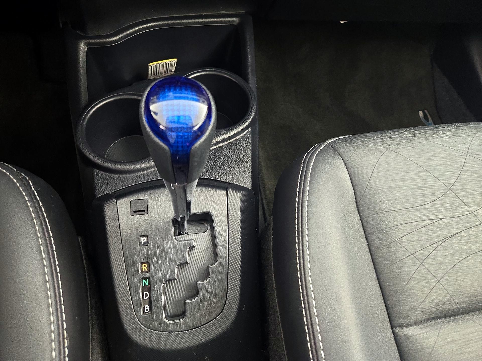 Thumbnail: 2015 Toyota Prius c - 18