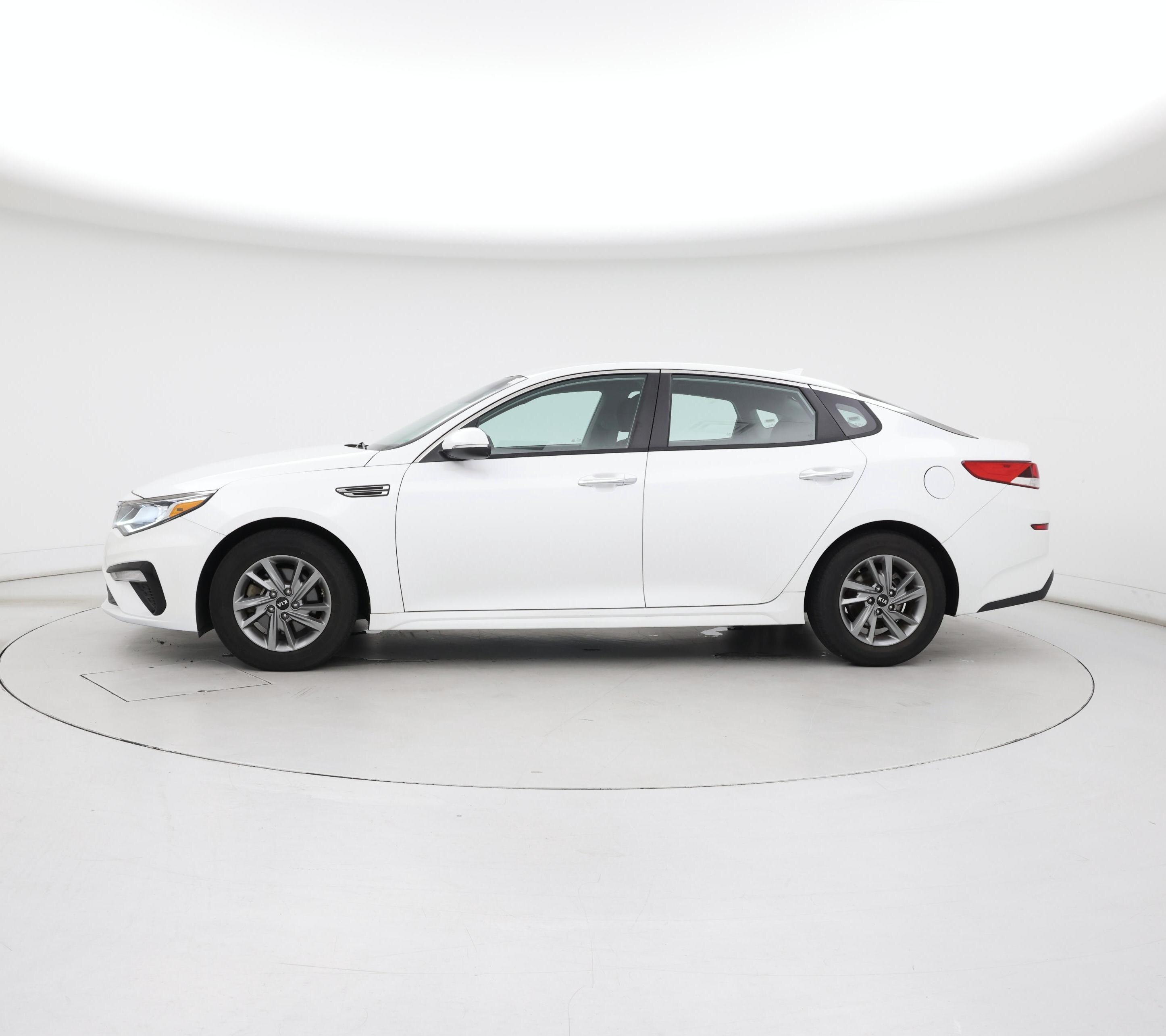 Thumbnail: 2019 Kia Optima - 3
