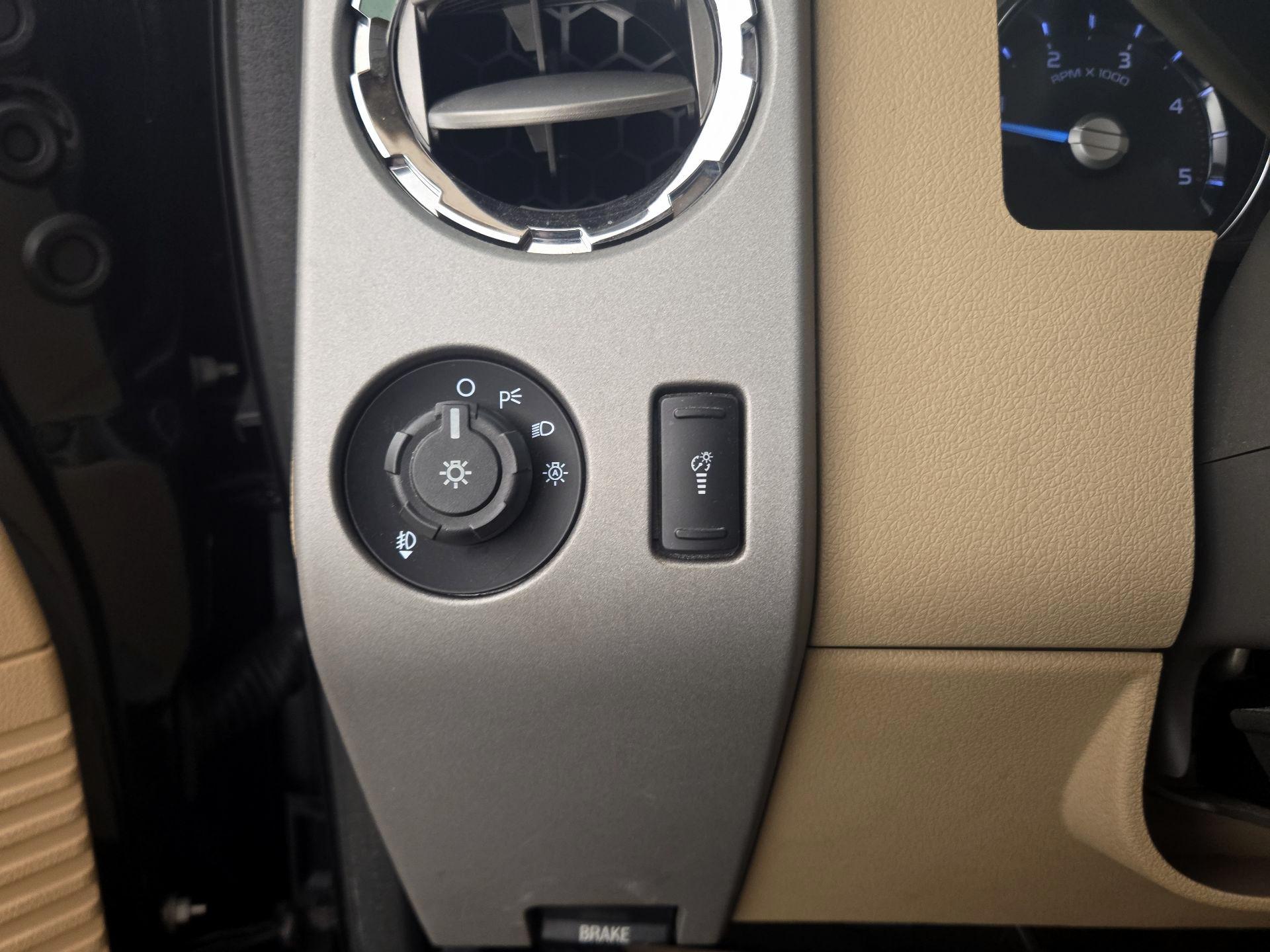 Thumbnail: 2015 Ford F-250 - 13