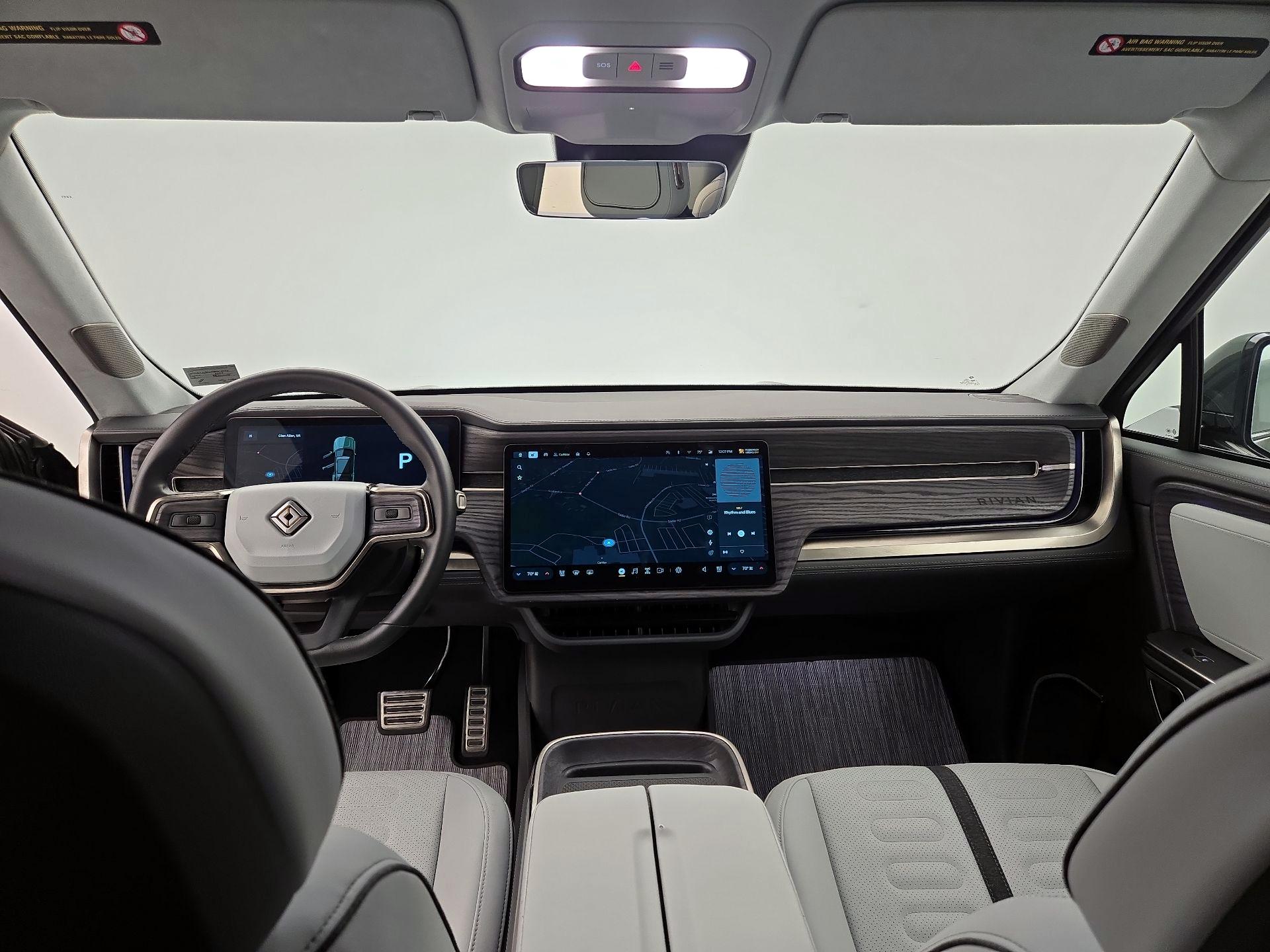 Thumbnail: 2023 Rivian R1S - 9