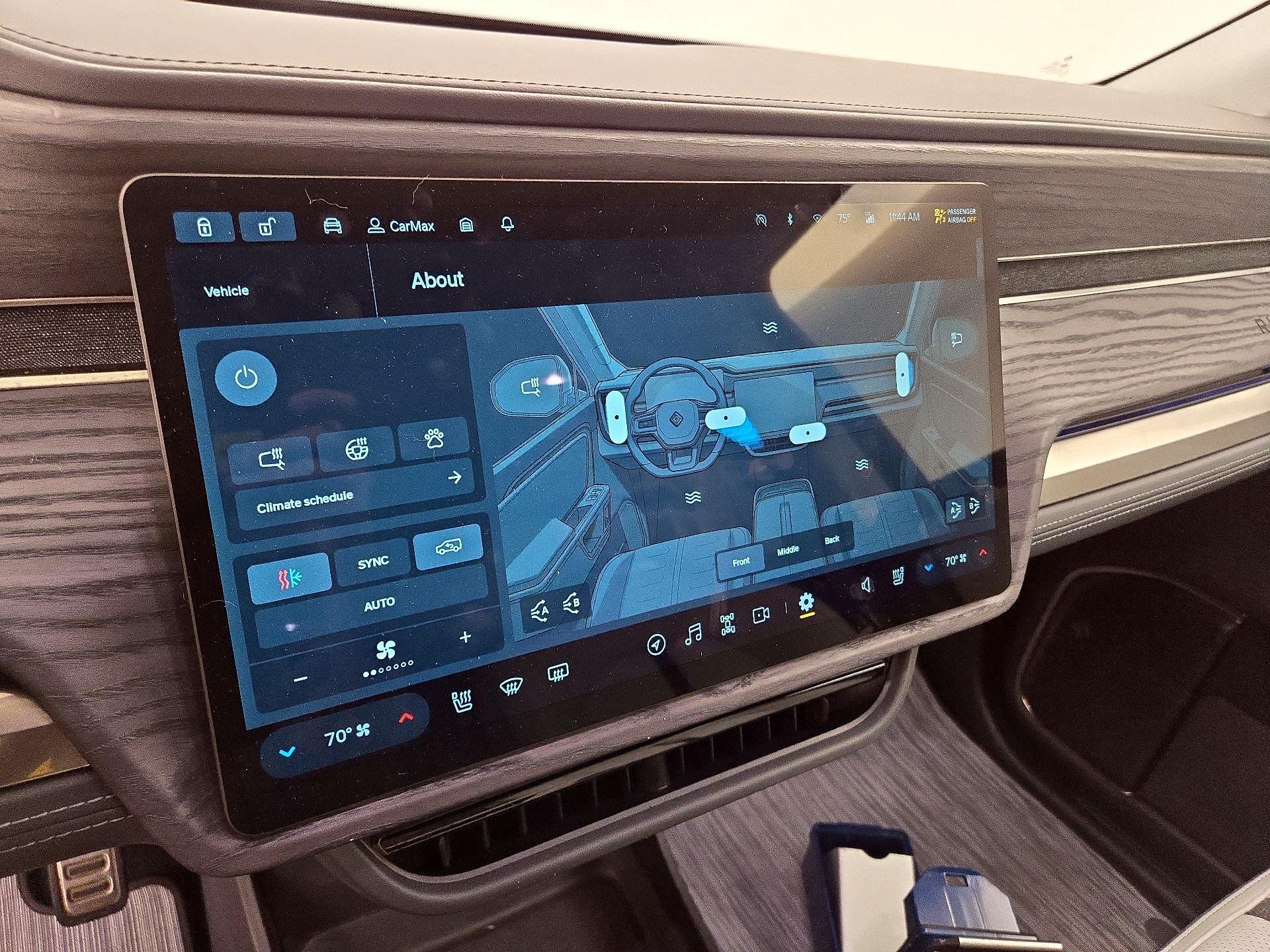 Thumbnail: 2023 Rivian R1S - 16