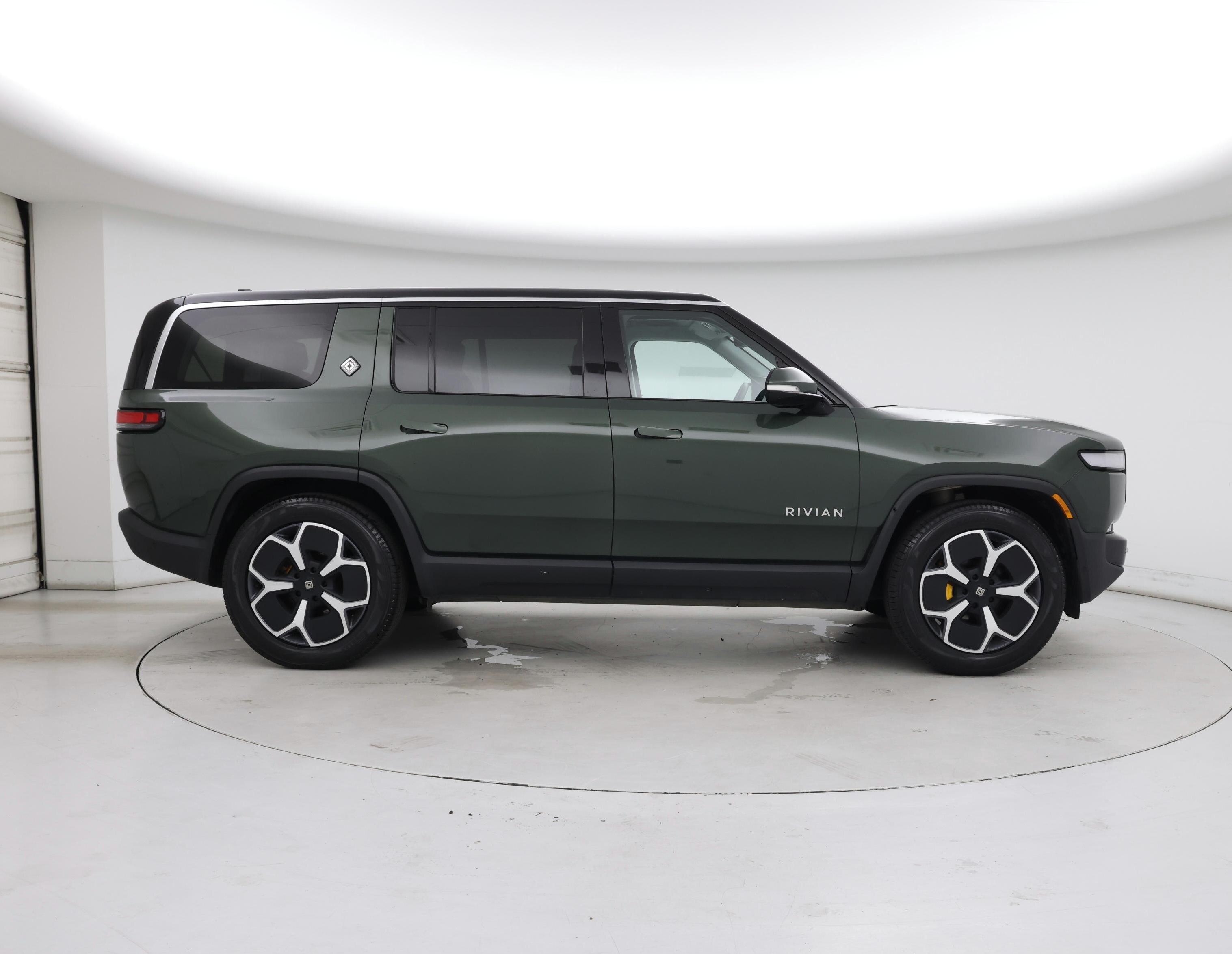 Thumbnail: 2023 Rivian R1S - 7