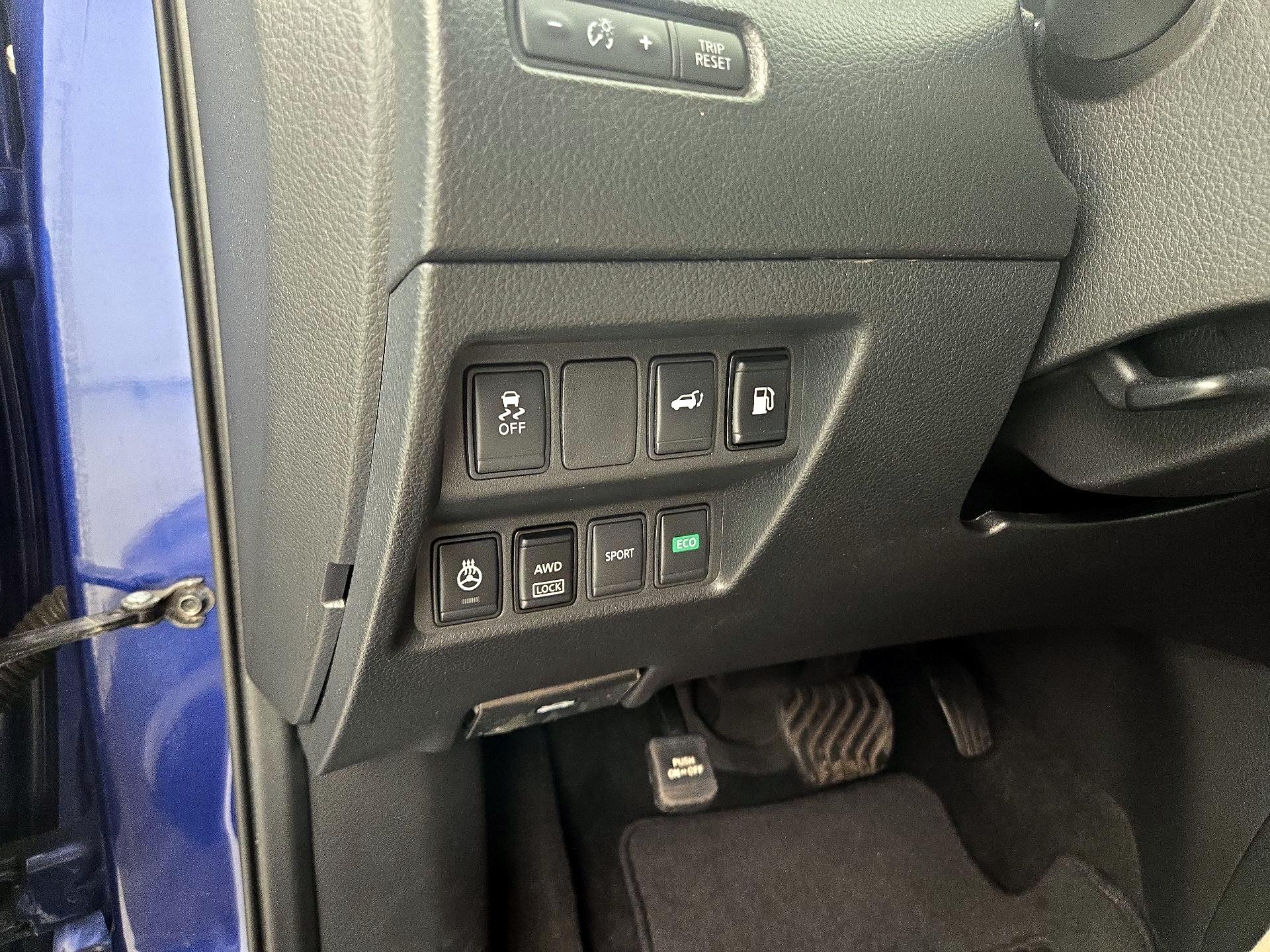 Thumbnail: 2018 Nissan Rogue - 13