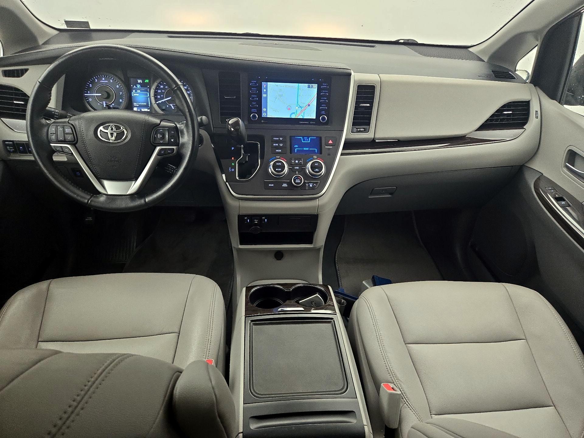 Thumbnail: 2020 Toyota Sienna - 9
