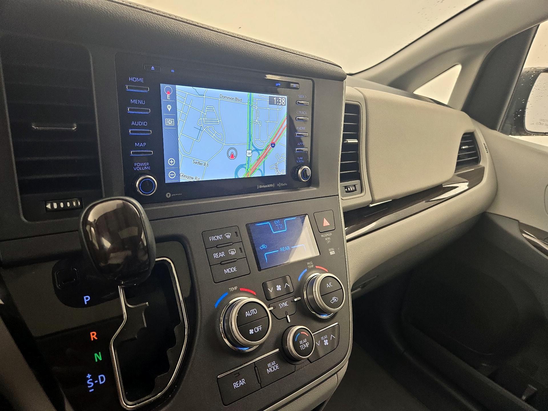 Thumbnail: 2020 Toyota Sienna - 14