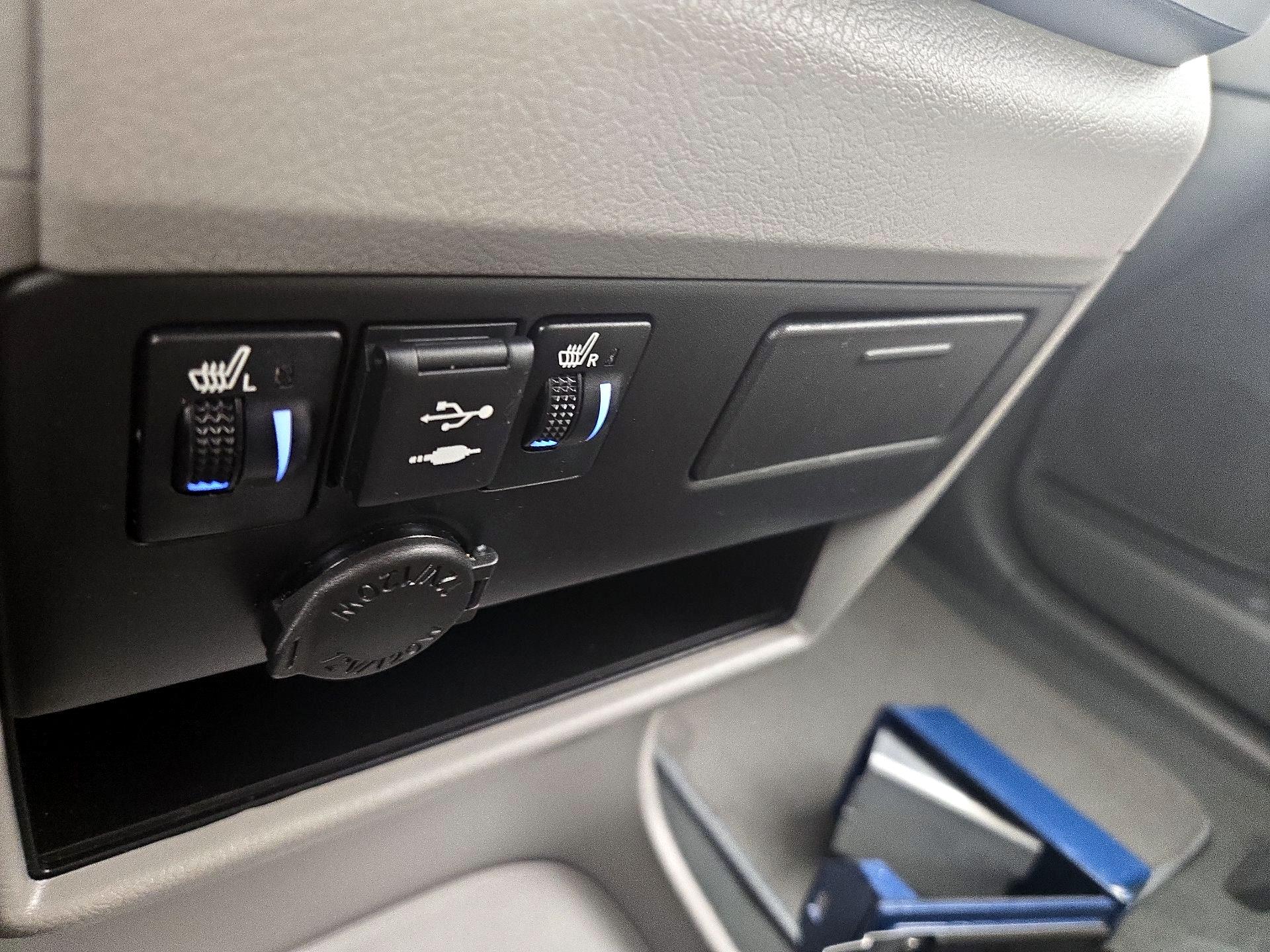 Thumbnail: 2020 Toyota Sienna - 19