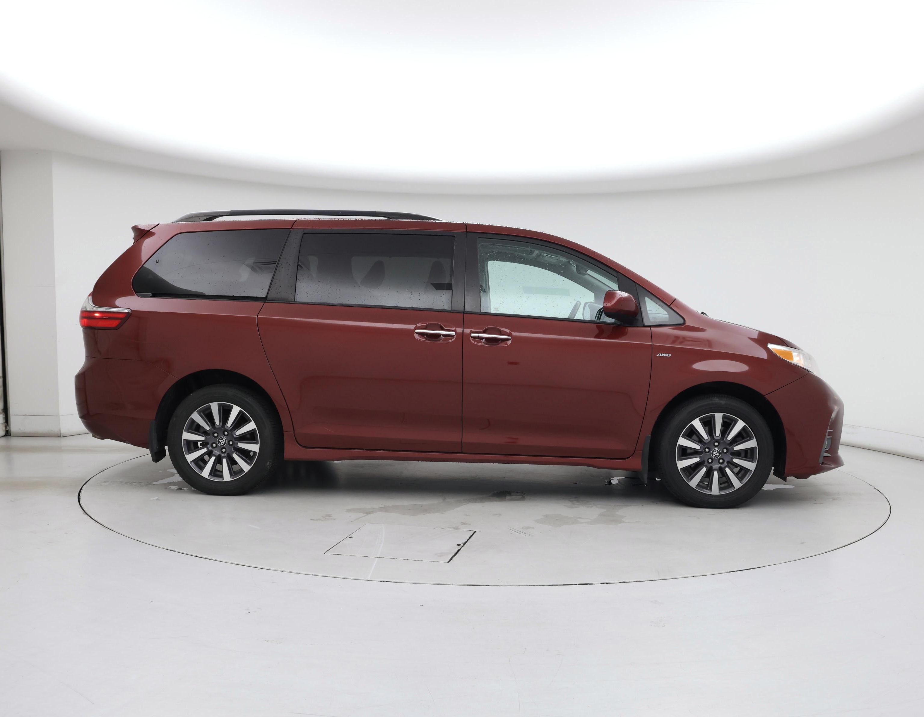 Thumbnail: 2020 Toyota Sienna - 7