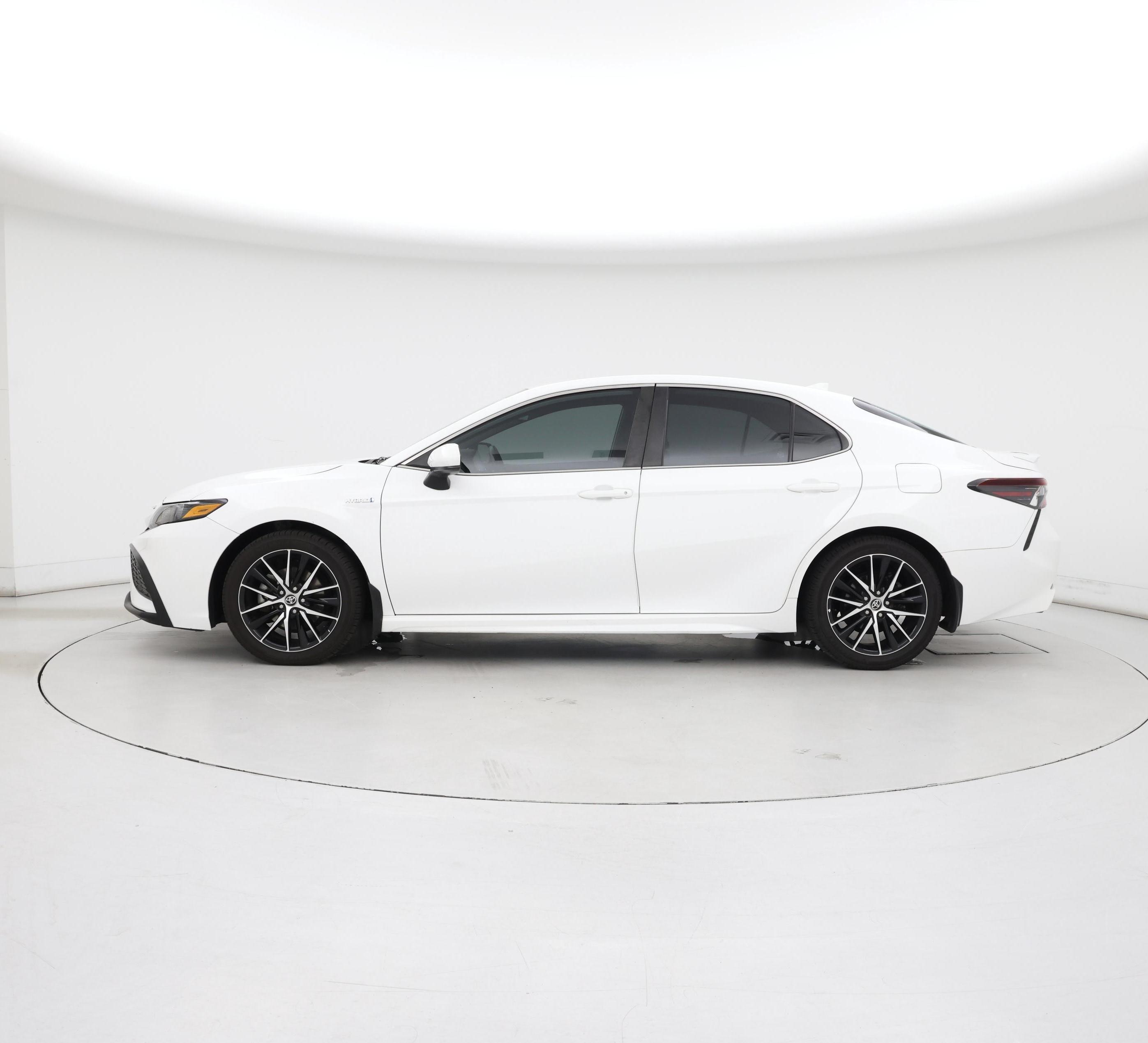 Thumbnail: 2021 Toyota Camry - 3