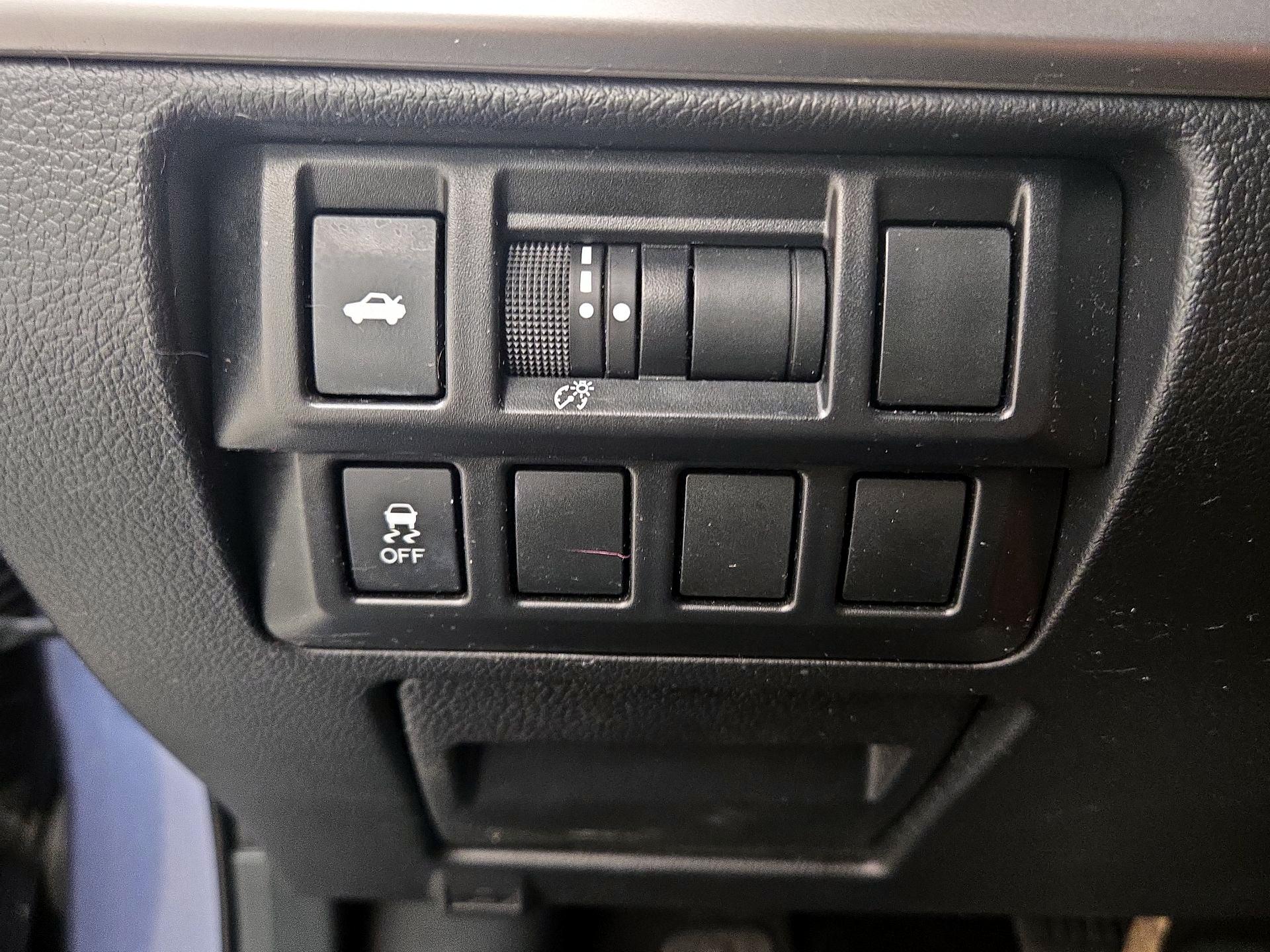 Thumbnail: 2016 Subaru Legacy - 13