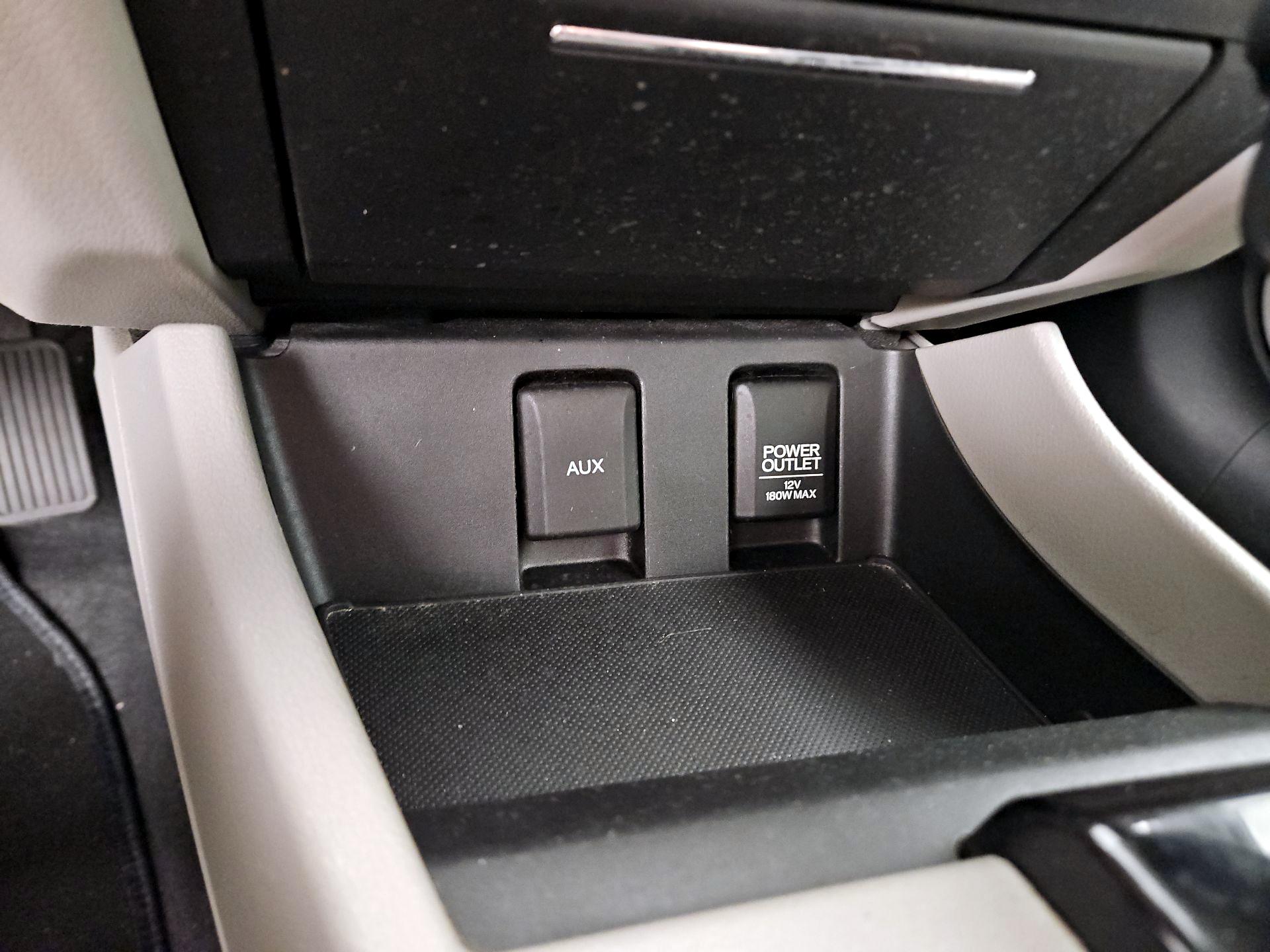 Thumbnail: 2013 Honda Civic - 18