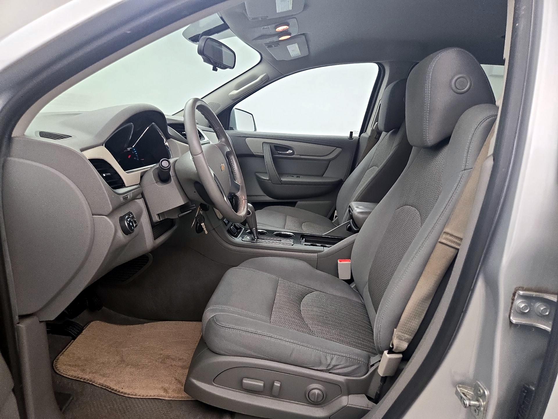 Thumbnail: 2017 Chevrolet Traverse - 11