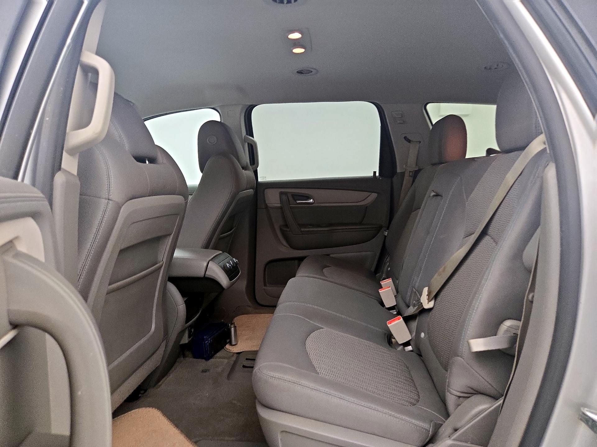 Thumbnail: 2017 Chevrolet Traverse - 19