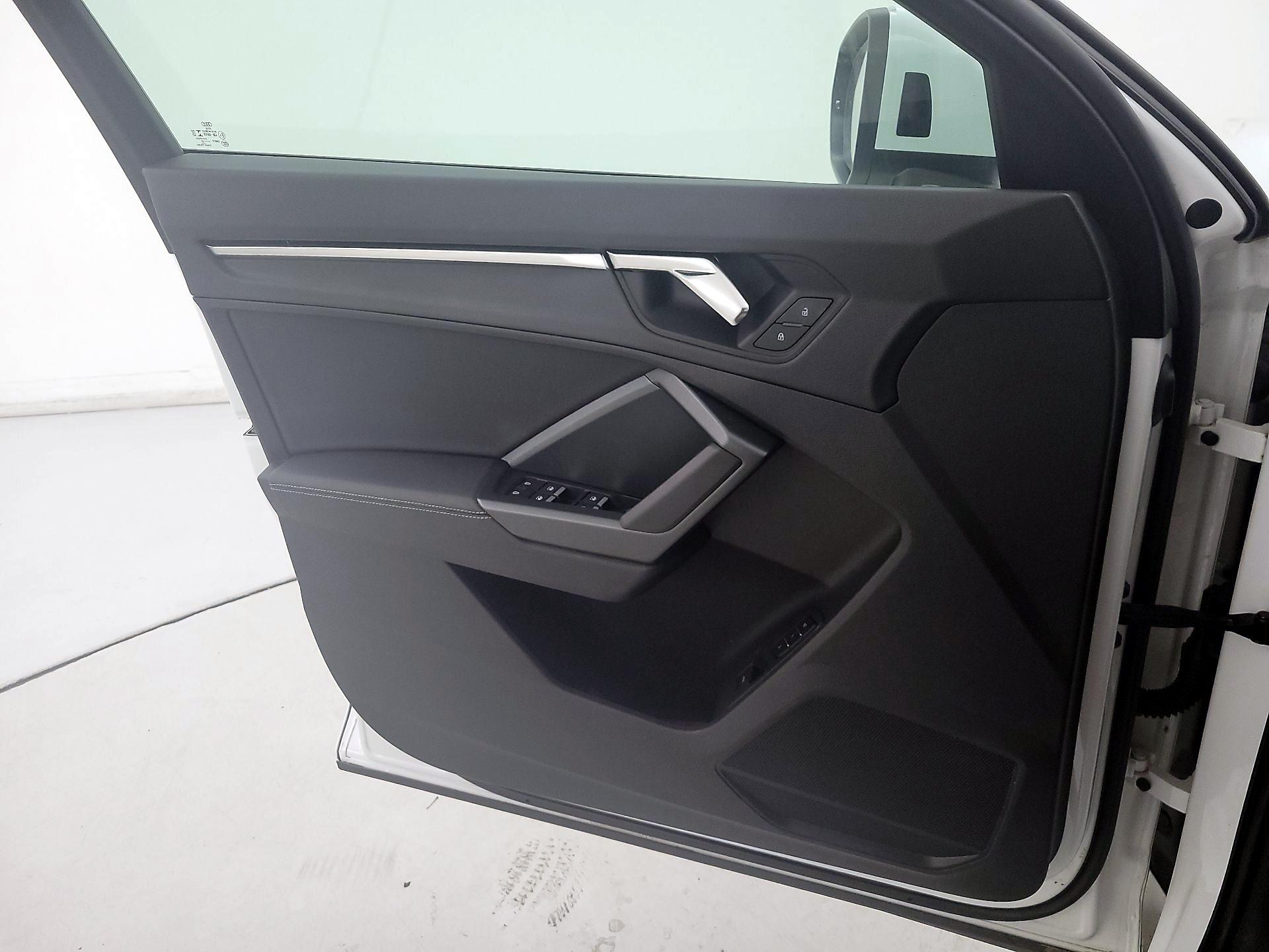Thumbnail: 2022 Audi Q3 - 12