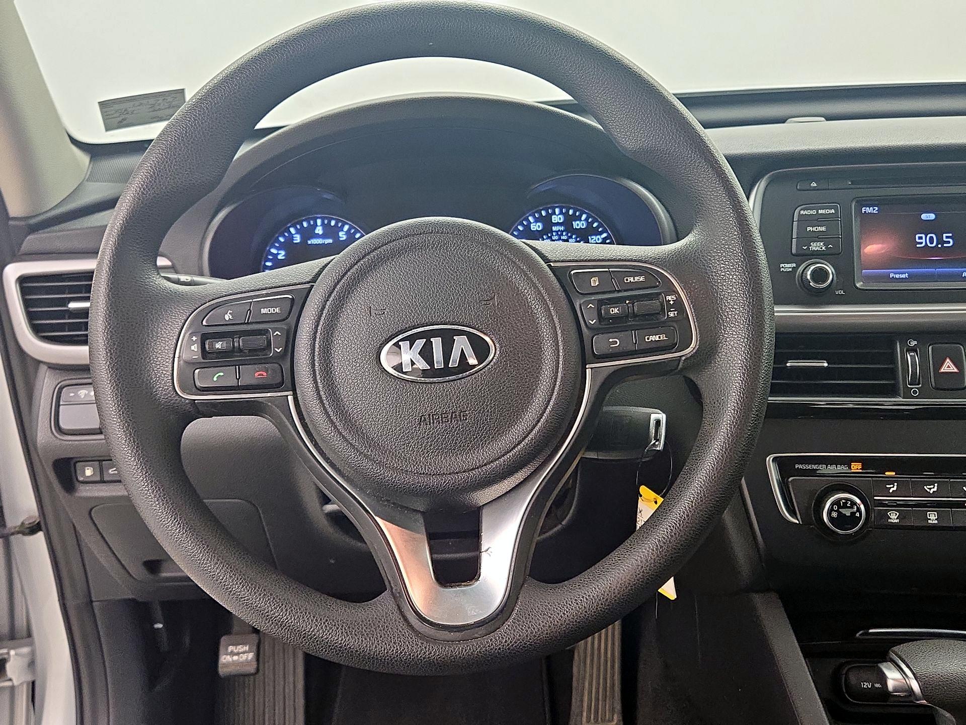Thumbnail: 2017 Kia Optima - 10