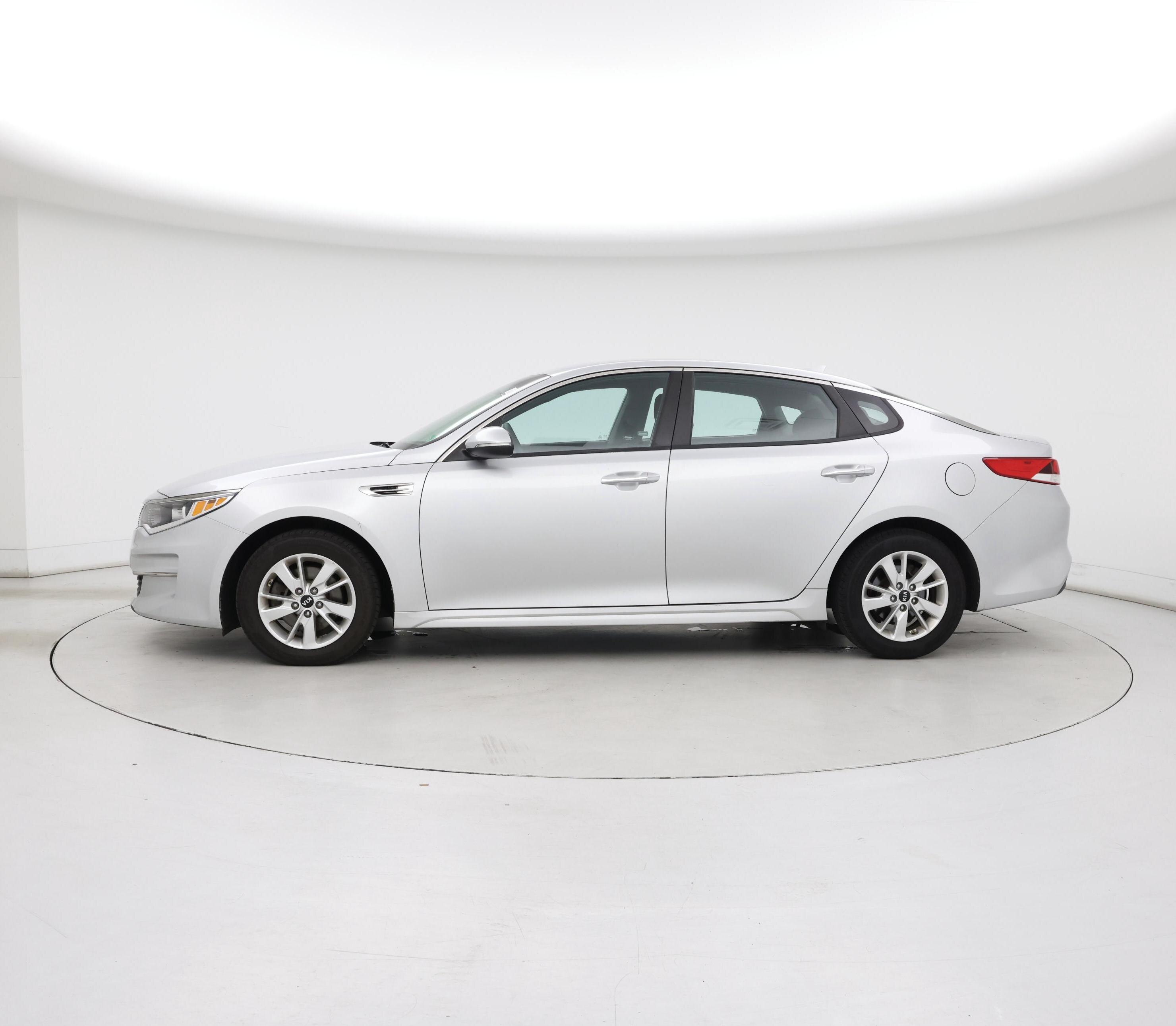 Thumbnail: 2017 Kia Optima - 3