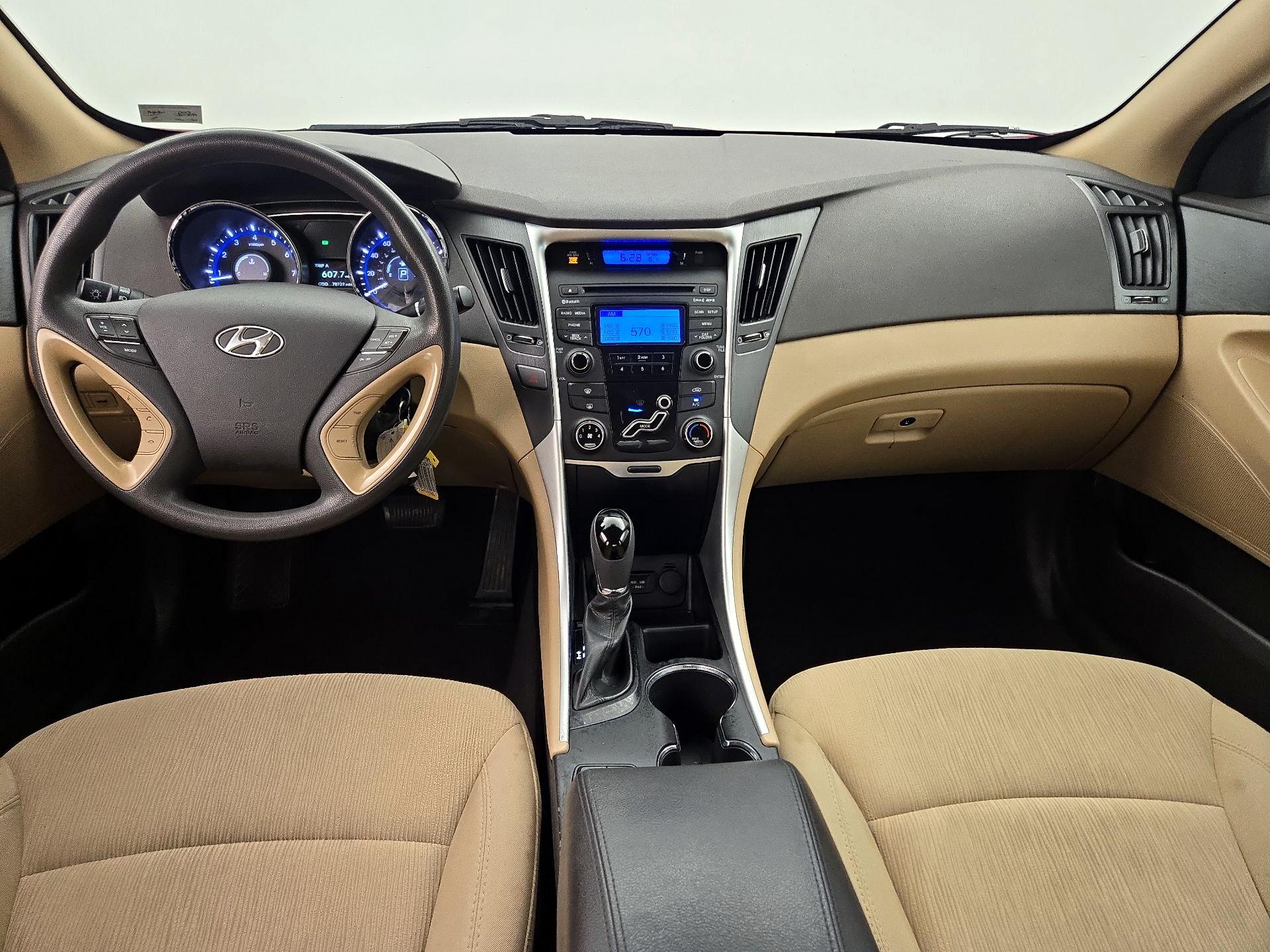 Thumbnail: 2013 Hyundai Sonata - 9
