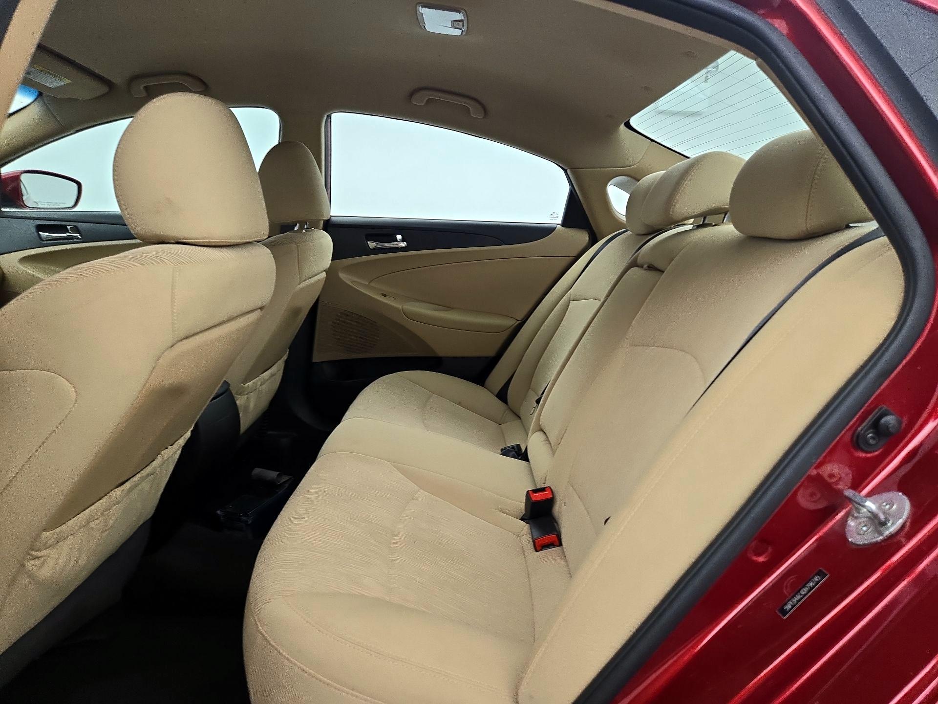 Thumbnail: 2013 Hyundai Sonata - 18