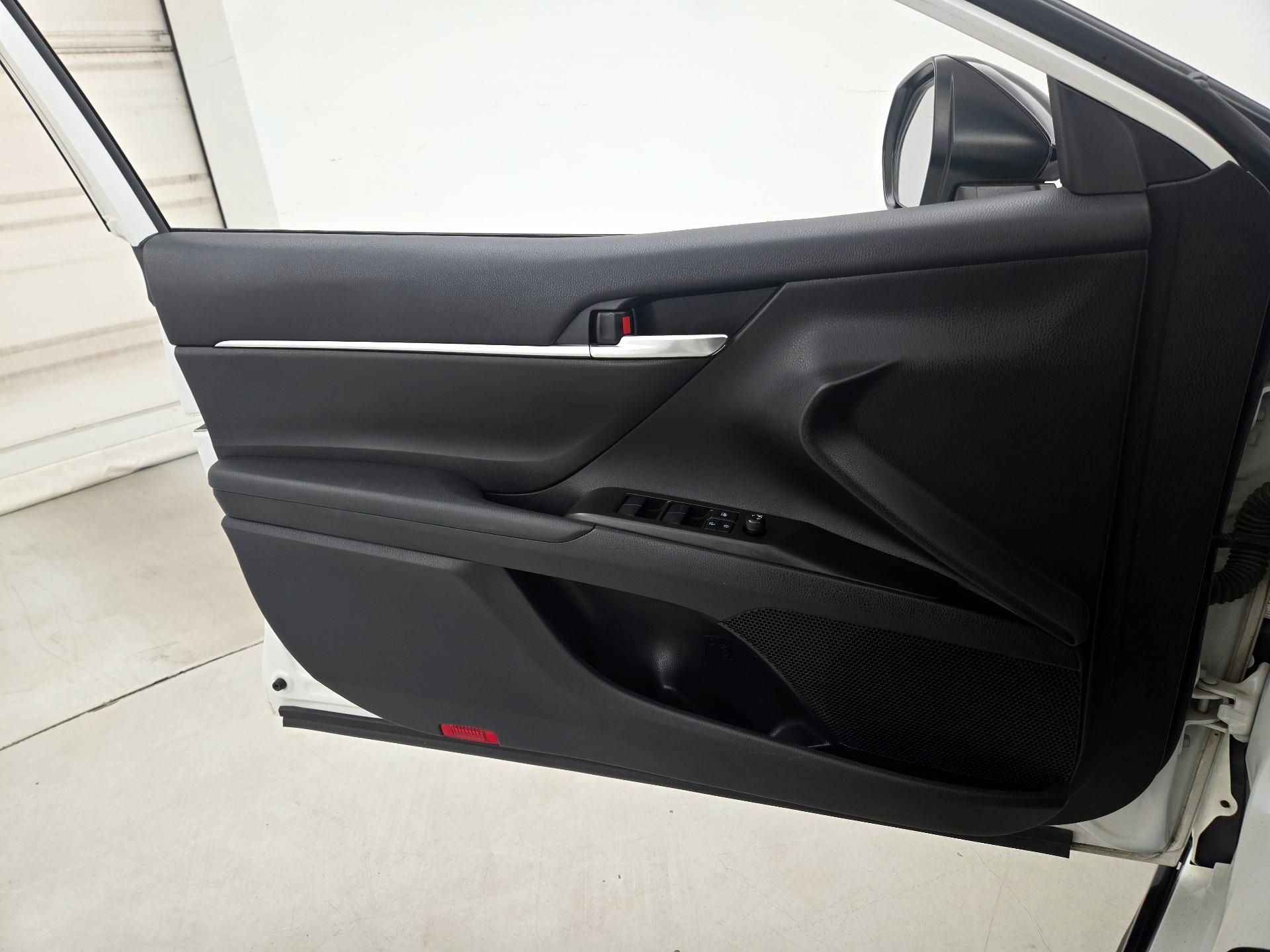 Thumbnail: 2022 Toyota Camry - 12