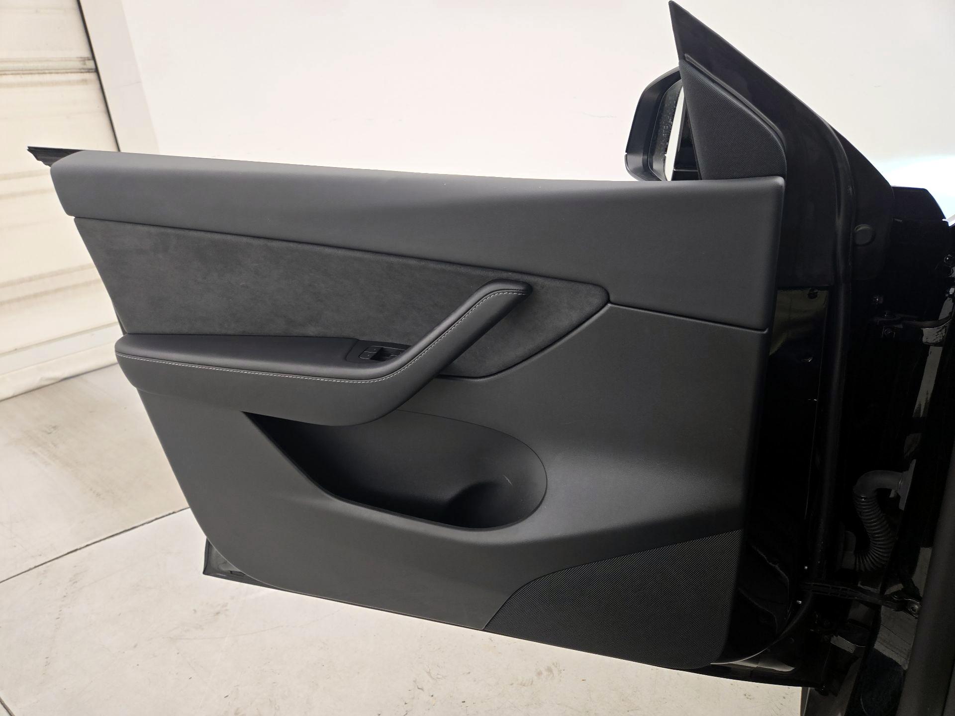 Thumbnail: 2022 Tesla Model Y - 12