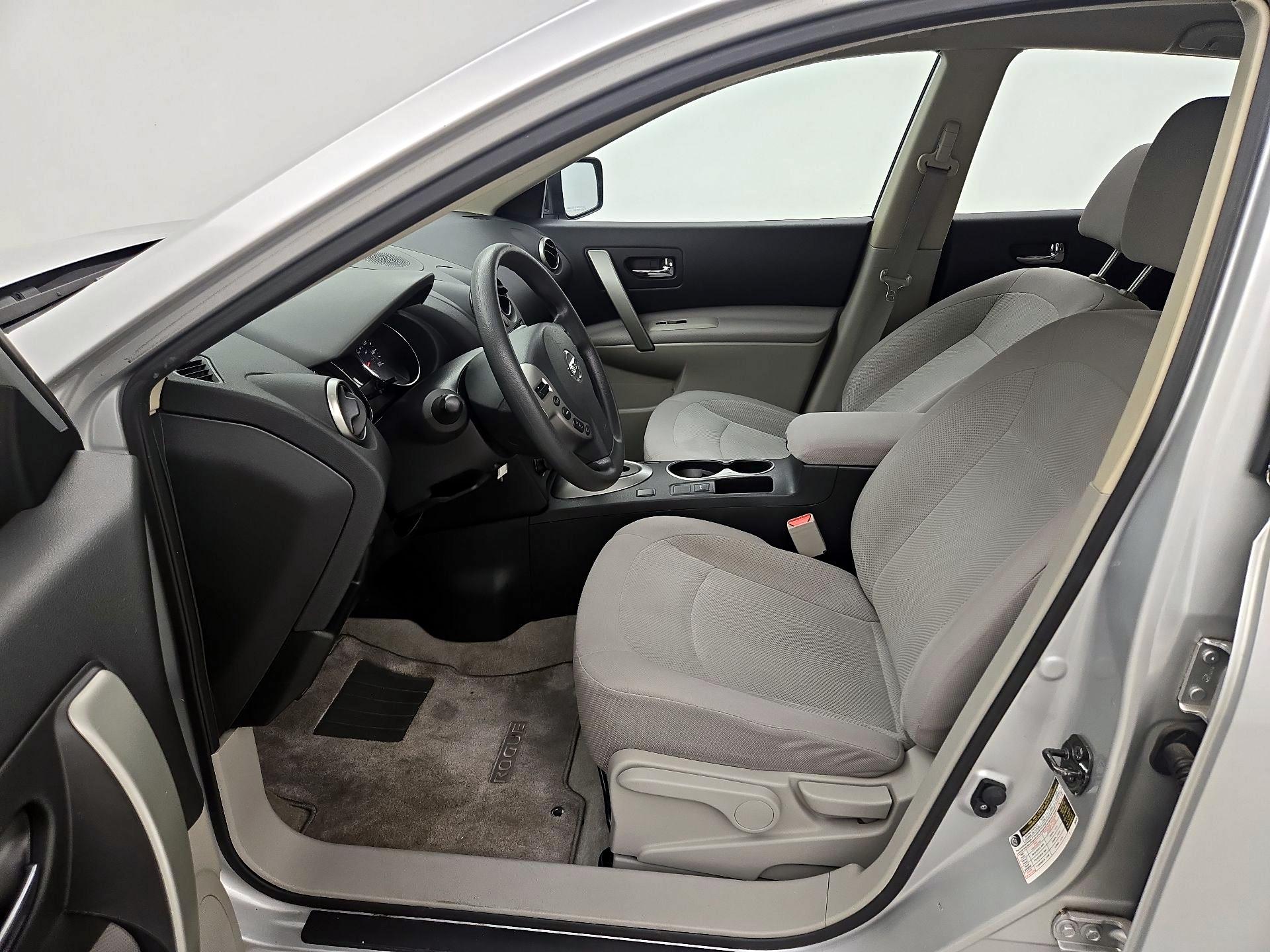 Thumbnail: 2015 Nissan Rogue - 11