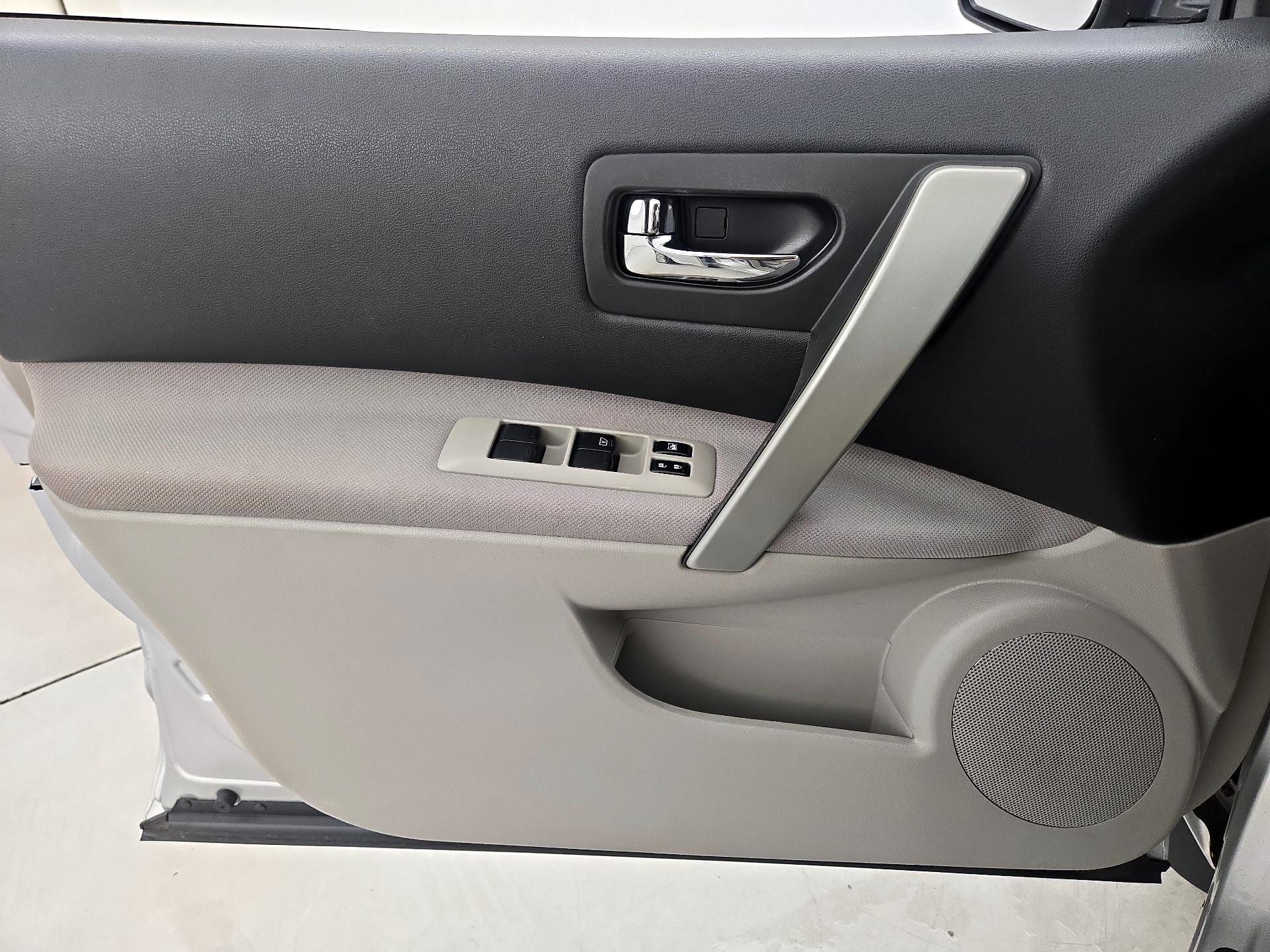 Thumbnail: 2015 Nissan Rogue - 12