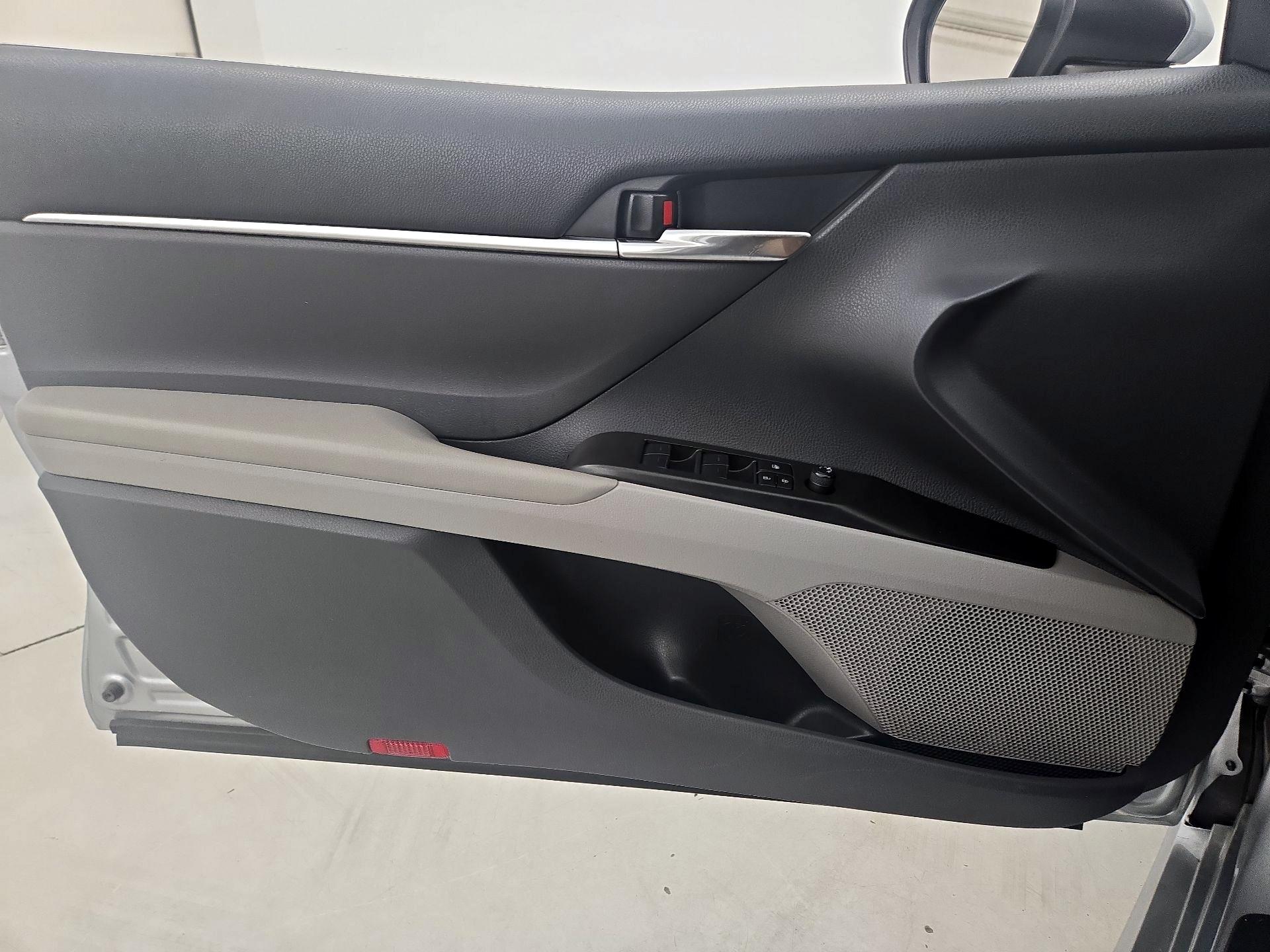 Thumbnail: 2022 Toyota Camry - 12