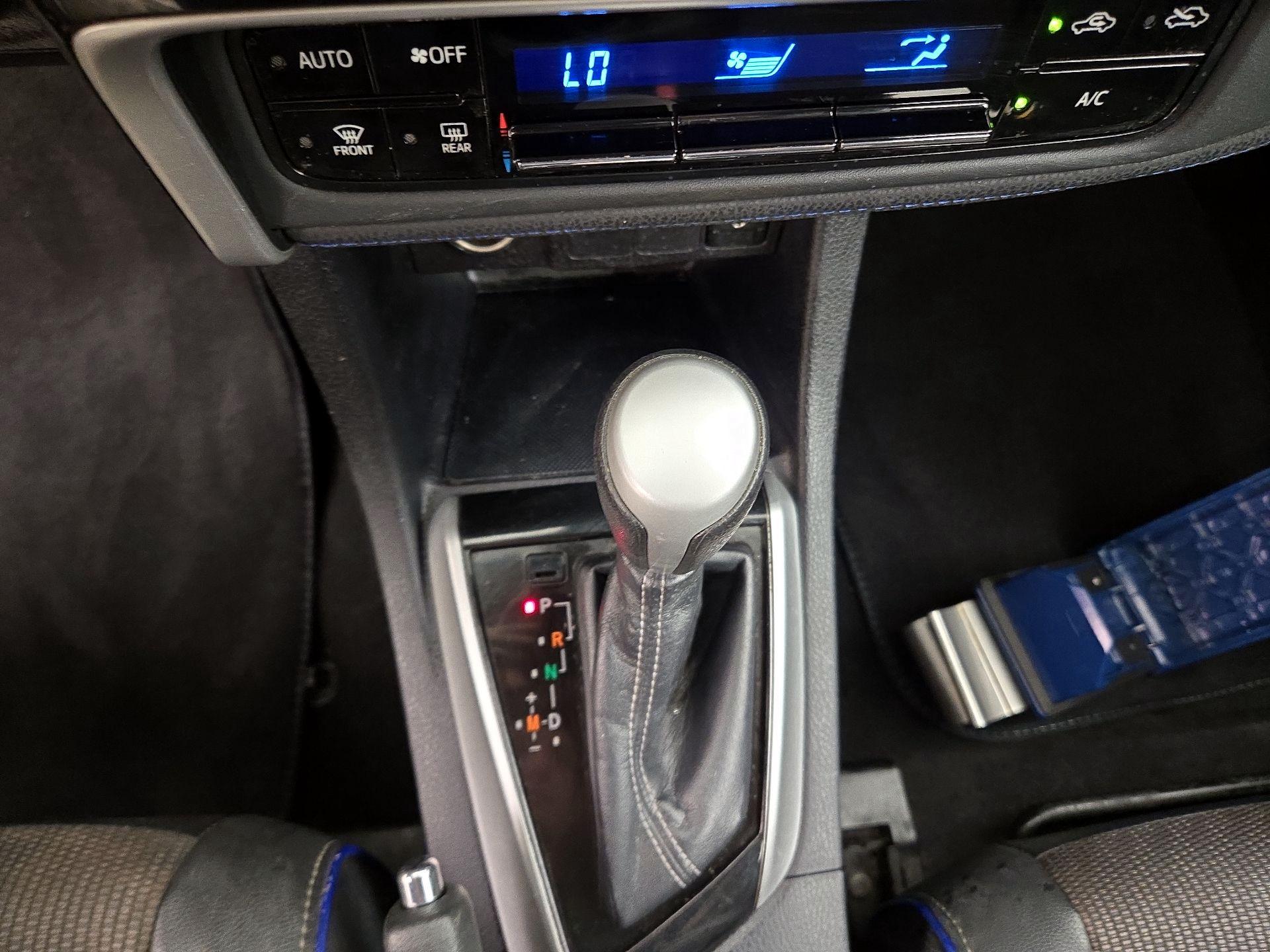 Thumbnail: 2018 Toyota Corolla - 17