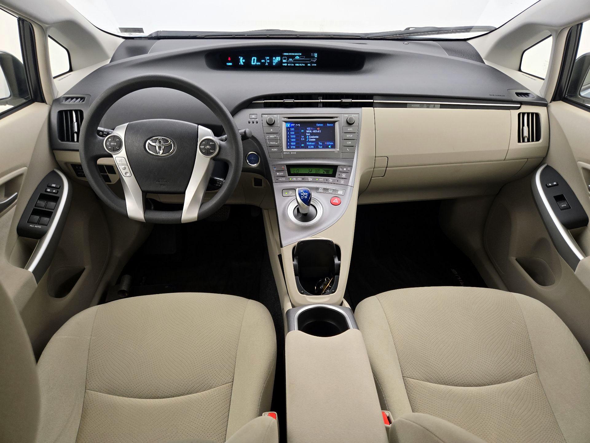Thumbnail: 2015 Toyota Prius - 9