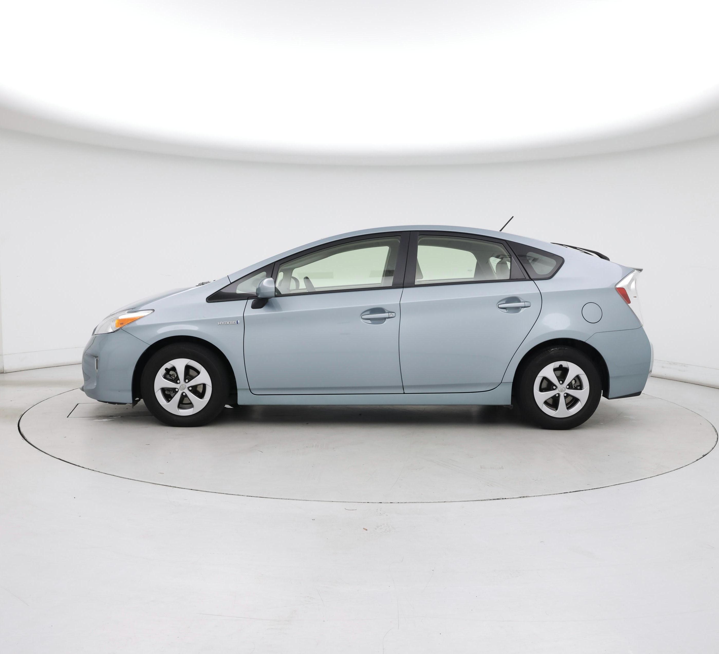 Thumbnail: 2015 Toyota Prius - 3