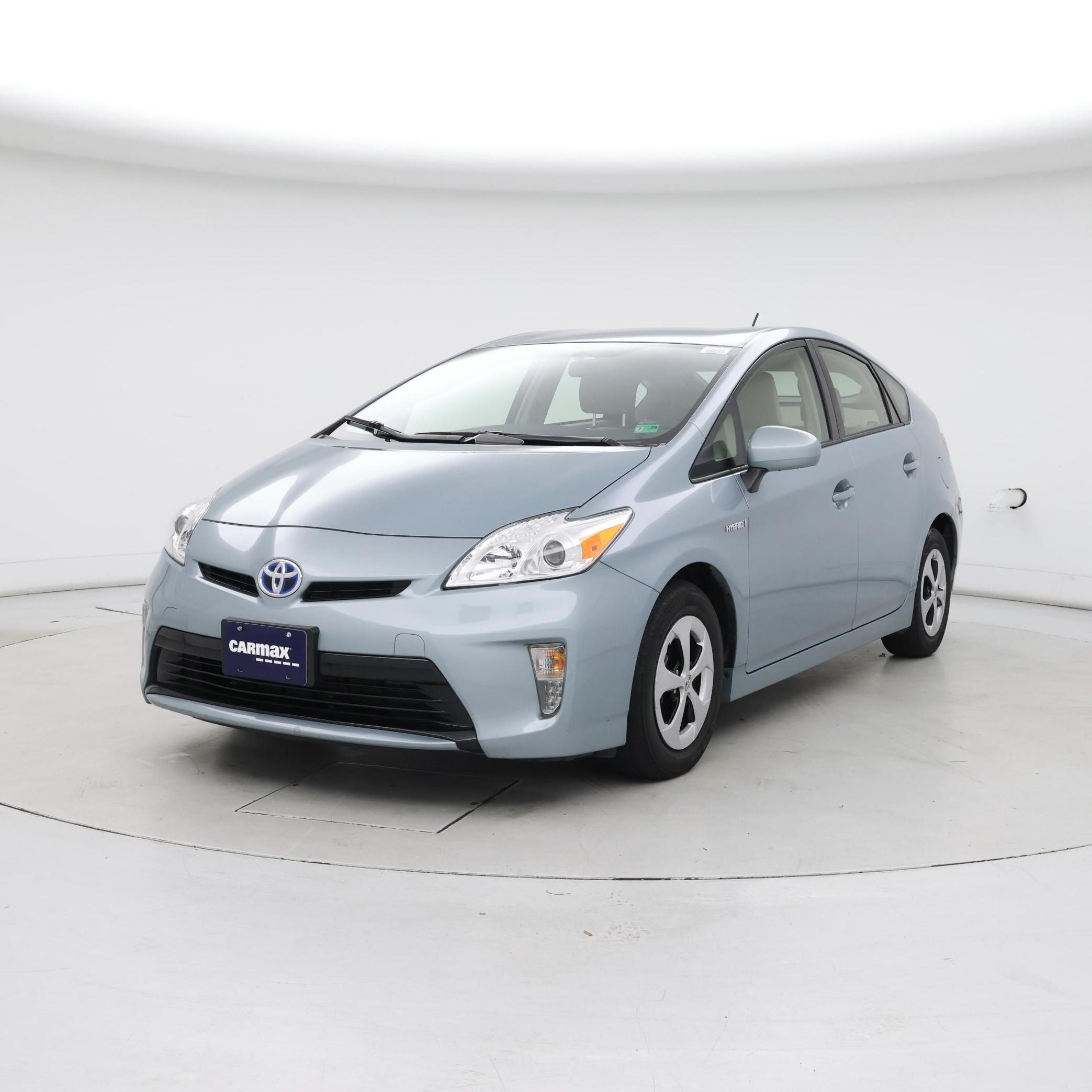 Thumbnail: 2015 Toyota Prius - 4