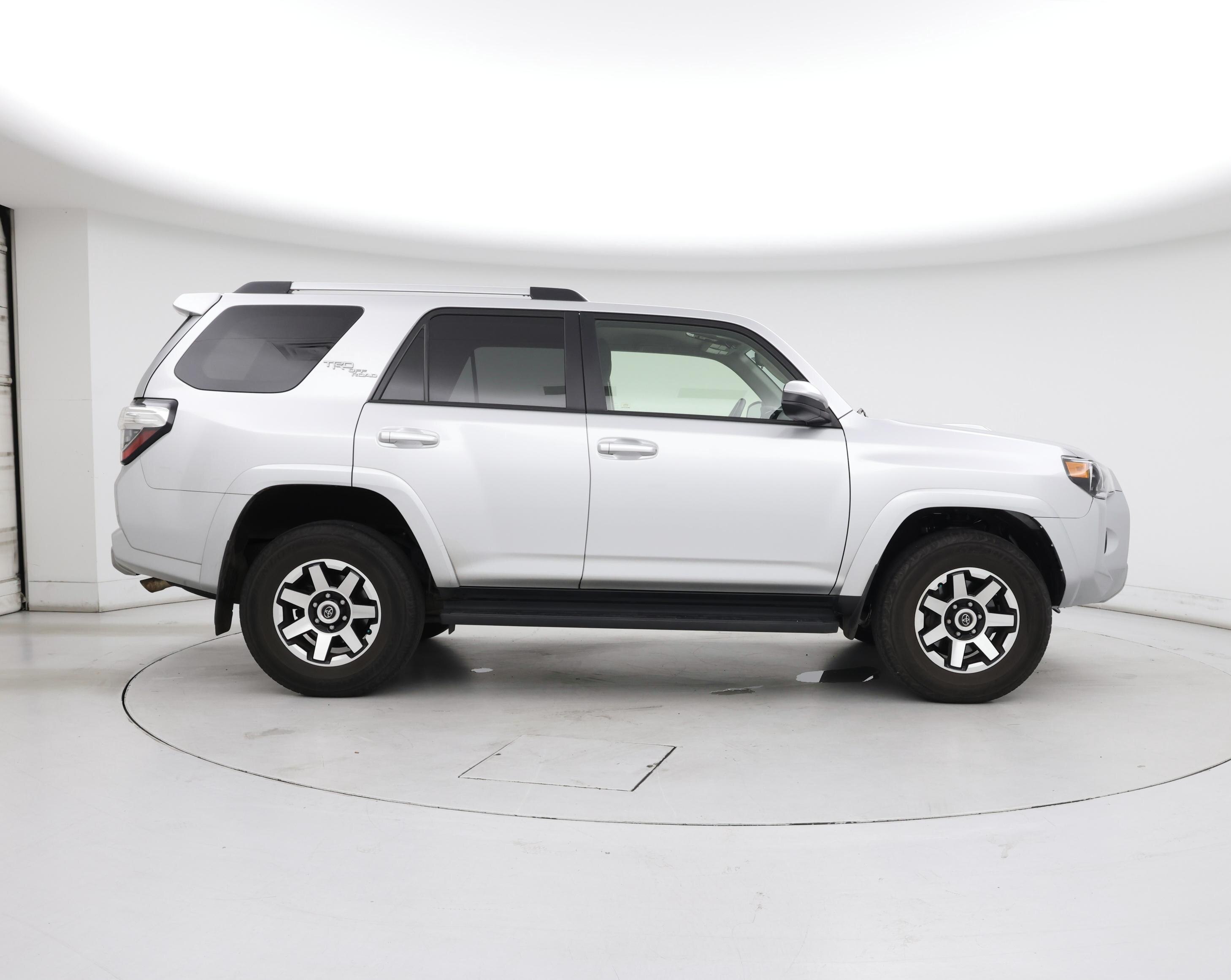Thumbnail: 2017 Toyota 4Runner - 7