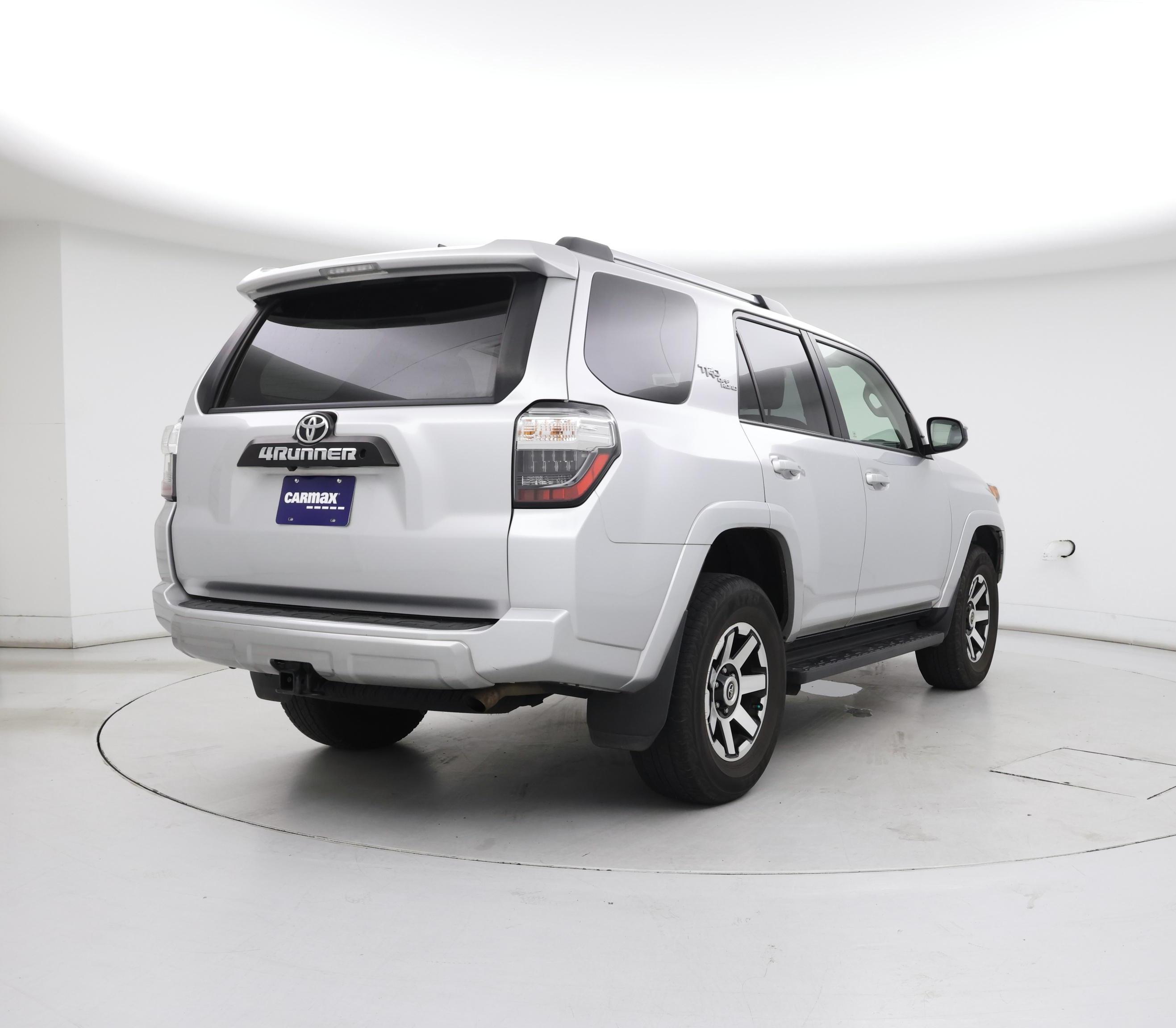 Thumbnail: 2017 Toyota 4Runner - 8