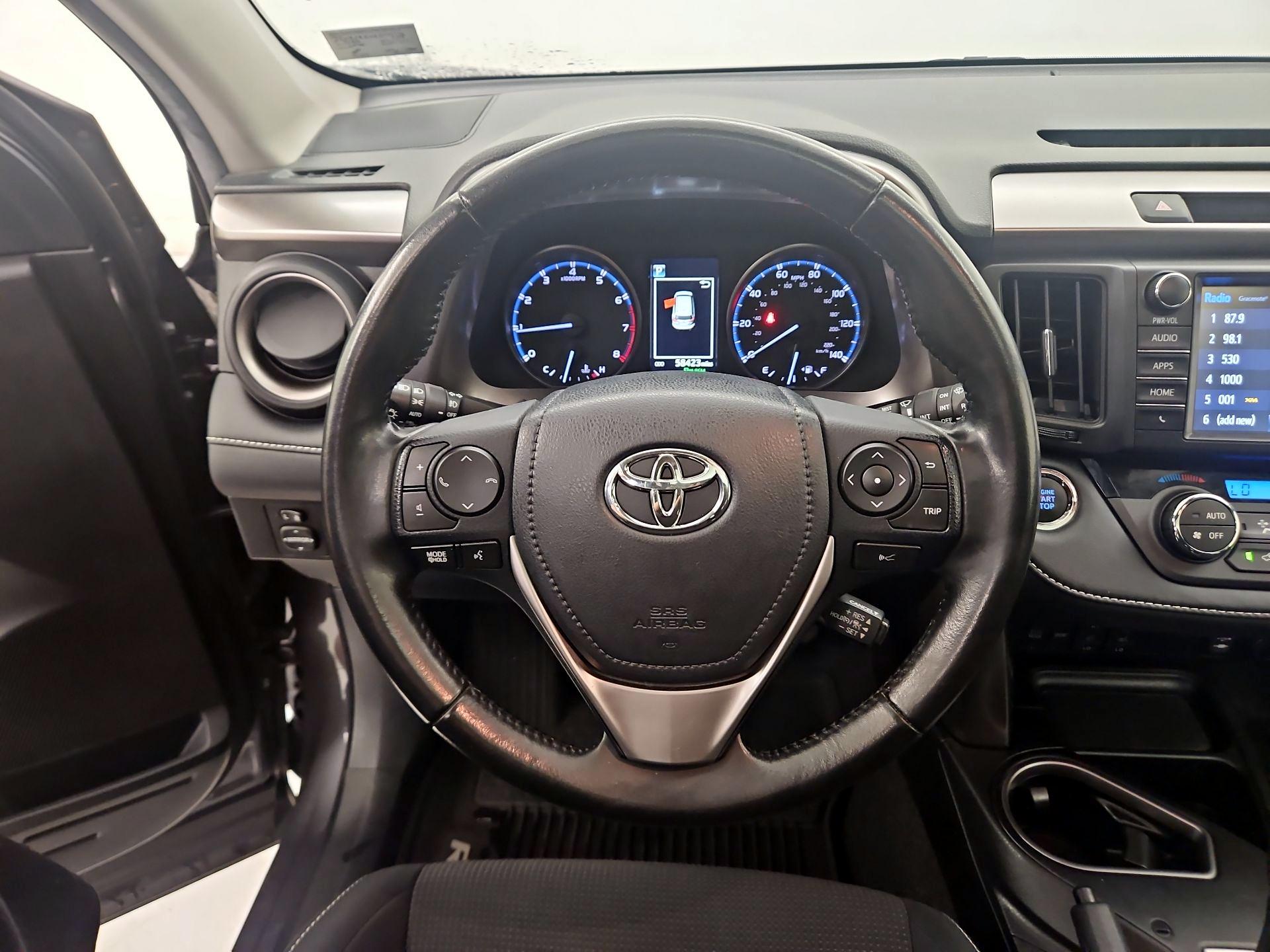 Thumbnail: 2018 Toyota RAV4 - 10