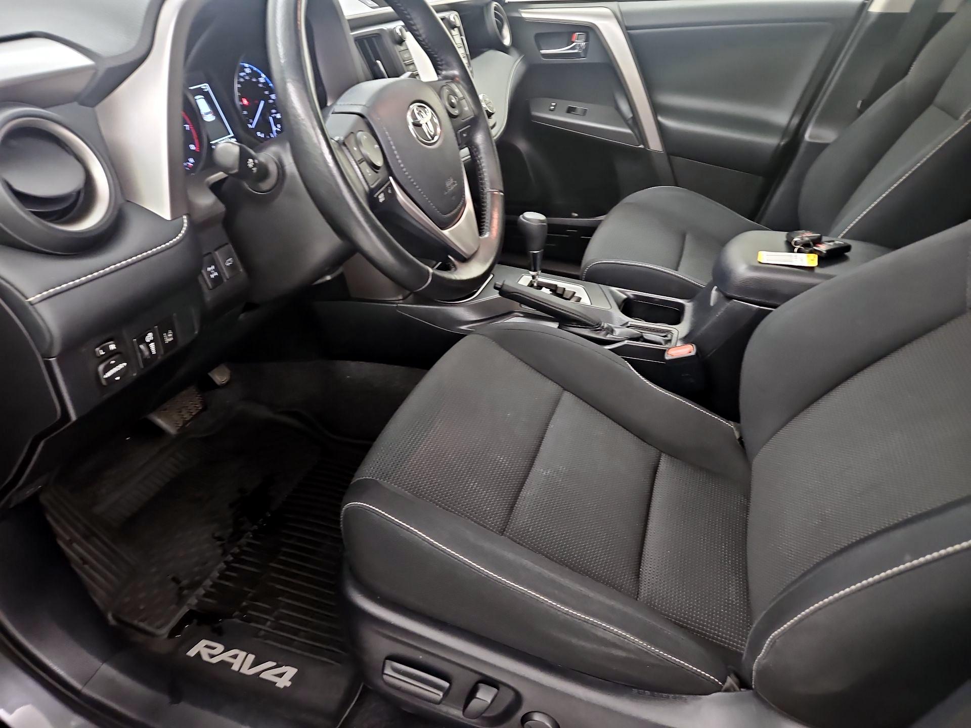 Thumbnail: 2018 Toyota RAV4 - 11
