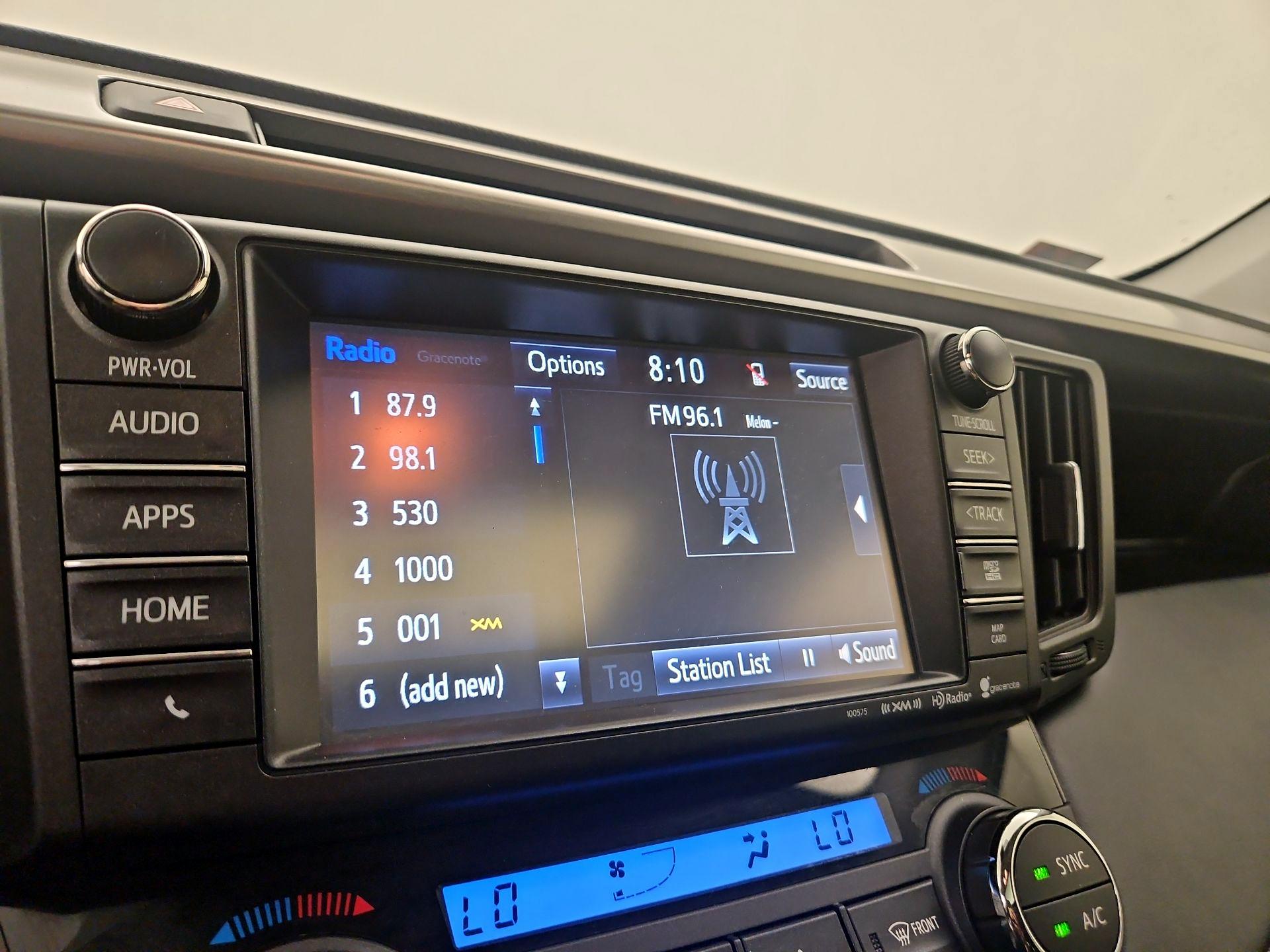 Thumbnail: 2018 Toyota RAV4 - 15