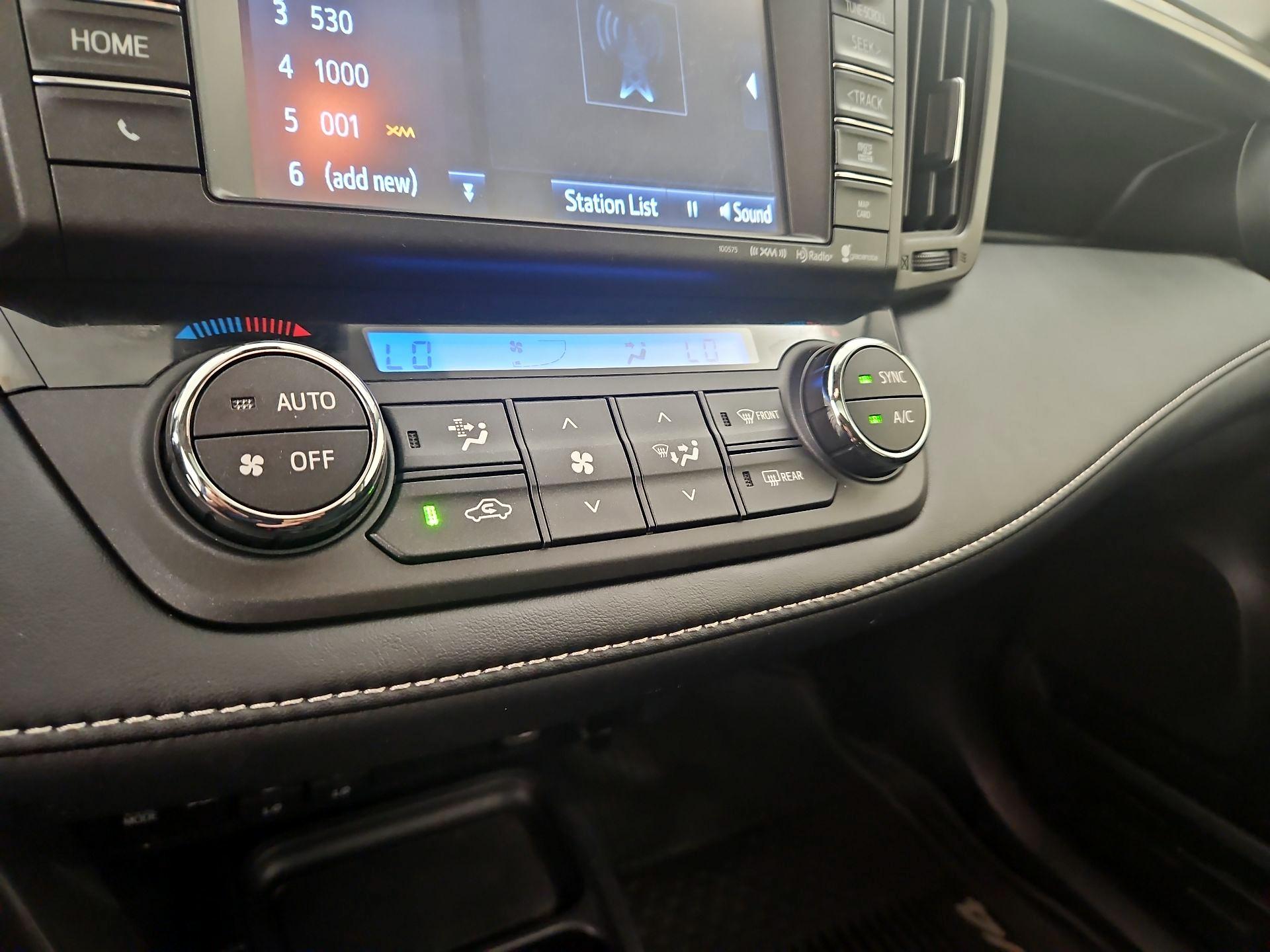 Thumbnail: 2018 Toyota RAV4 - 16