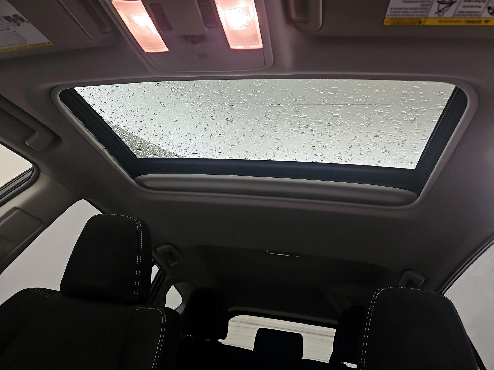Thumbnail: 2018 Toyota RAV4 - 19