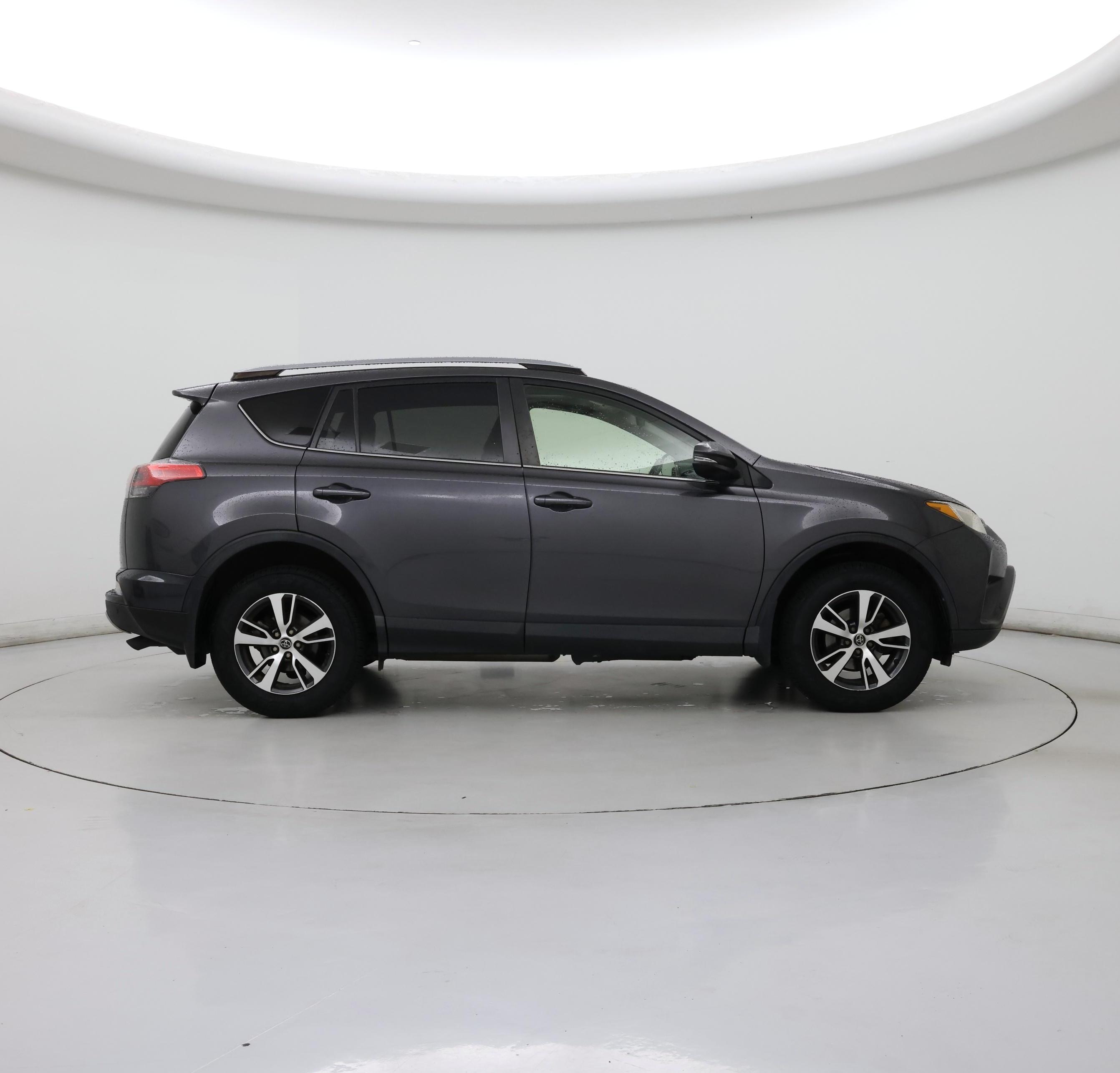 Thumbnail: 2018 Toyota RAV4 - 7