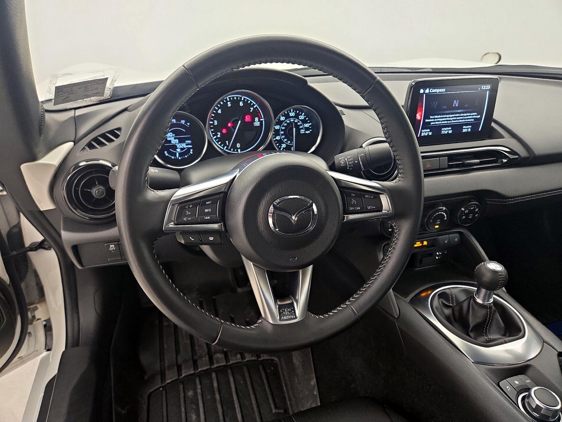 Thumbnail: 2021 Mazda MX-5 Miata - 10