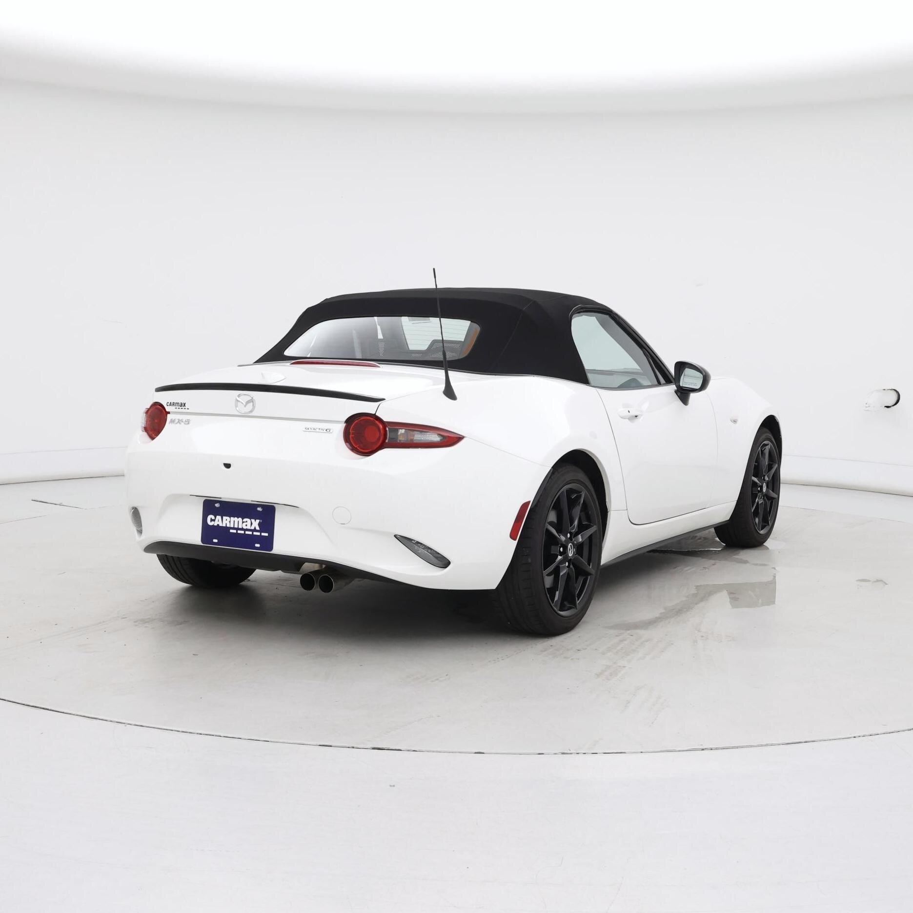 Thumbnail: 2021 Mazda MX-5 Miata - 8