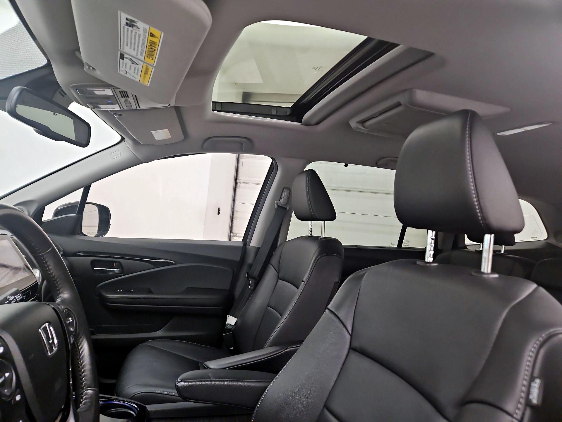 Thumbnail: 2017 Honda Pilot - 20