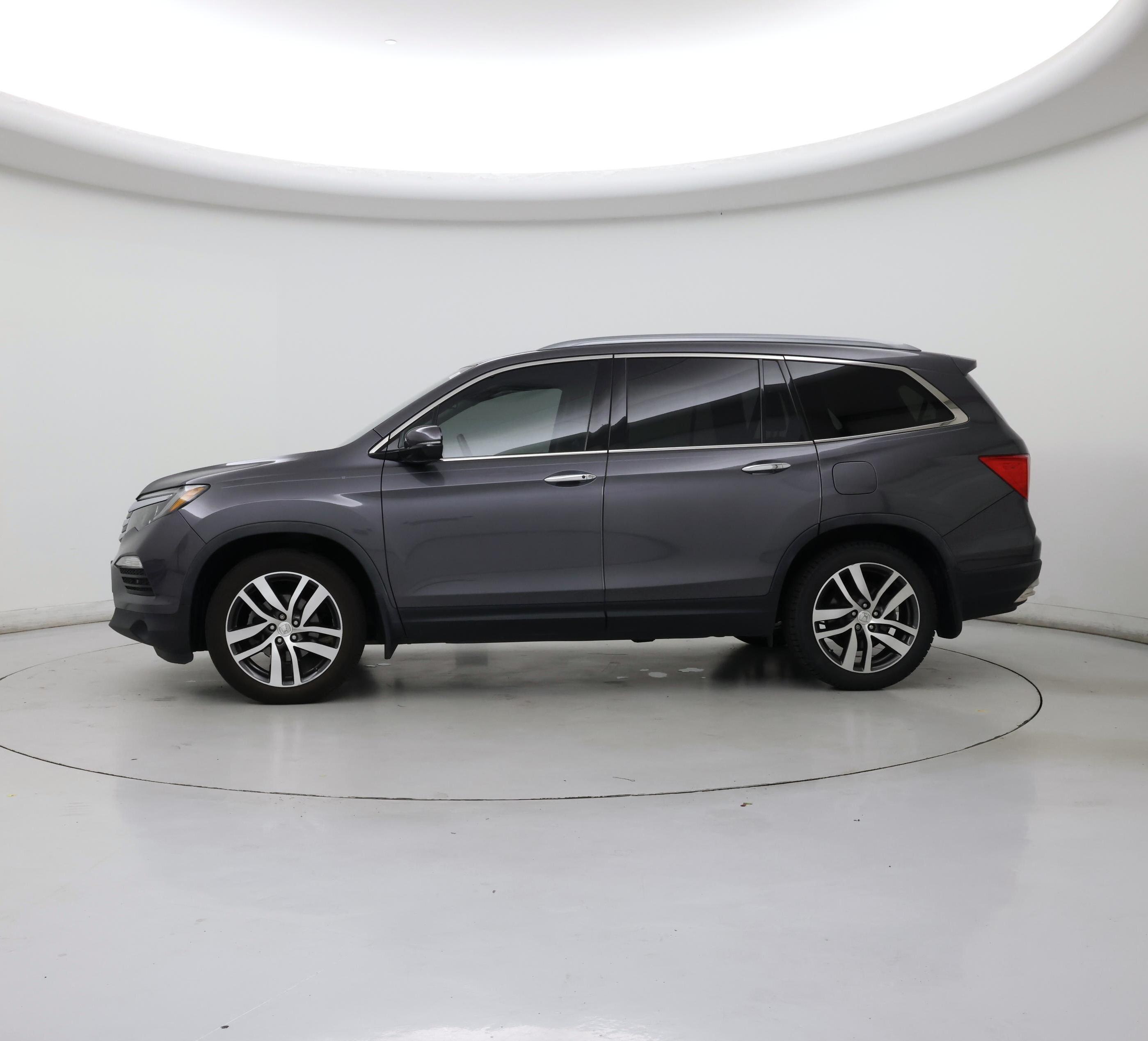 Thumbnail: 2017 Honda Pilot - 3