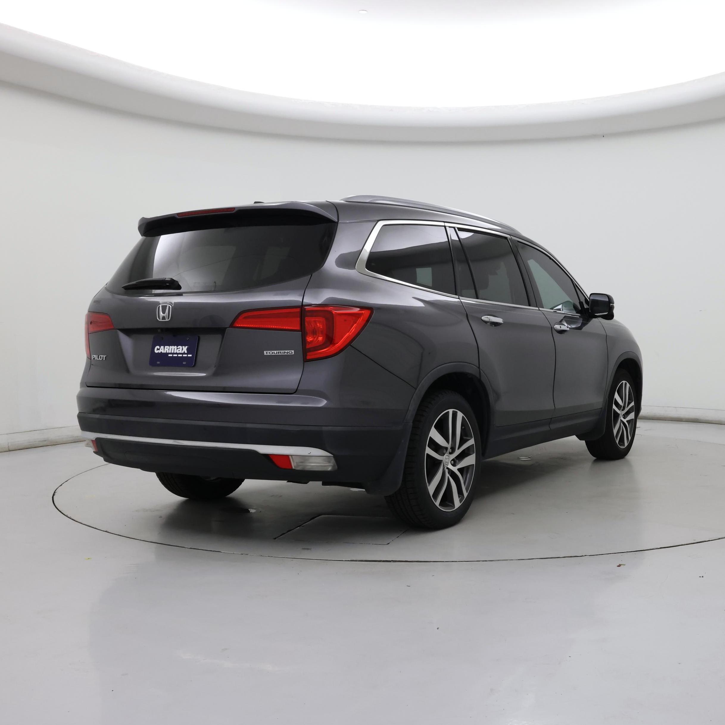 Thumbnail: 2017 Honda Pilot - 8