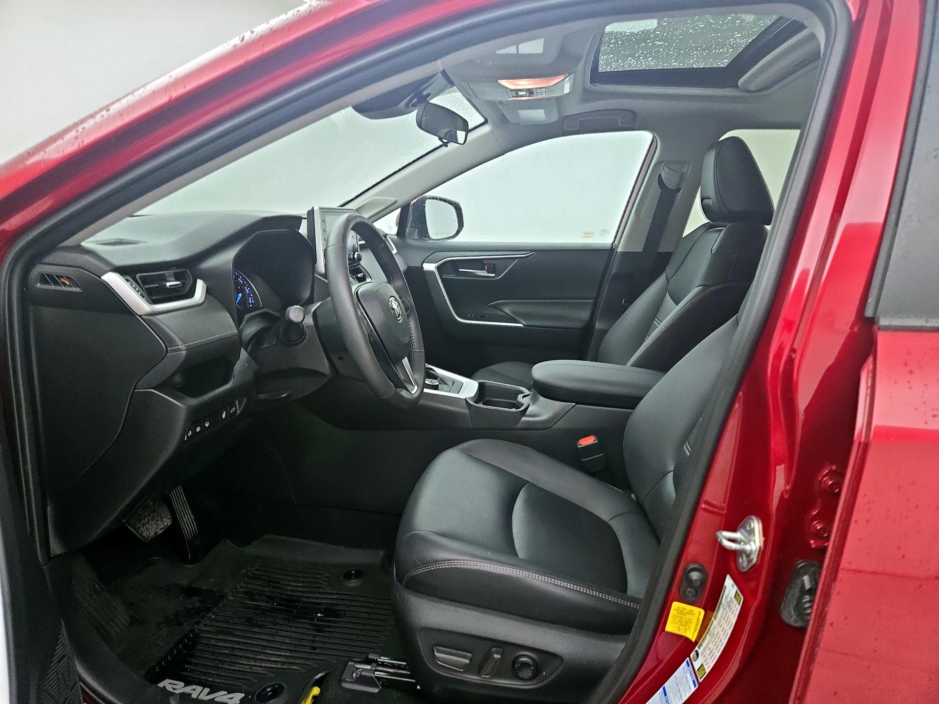 Thumbnail: 2021 Toyota RAV4 - 11