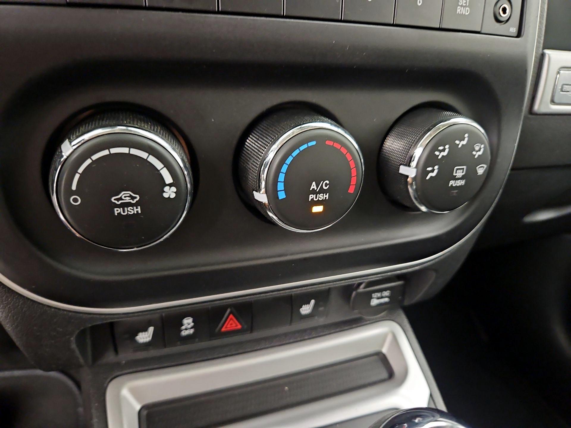 Thumbnail: 2015 Jeep Compass - 14
