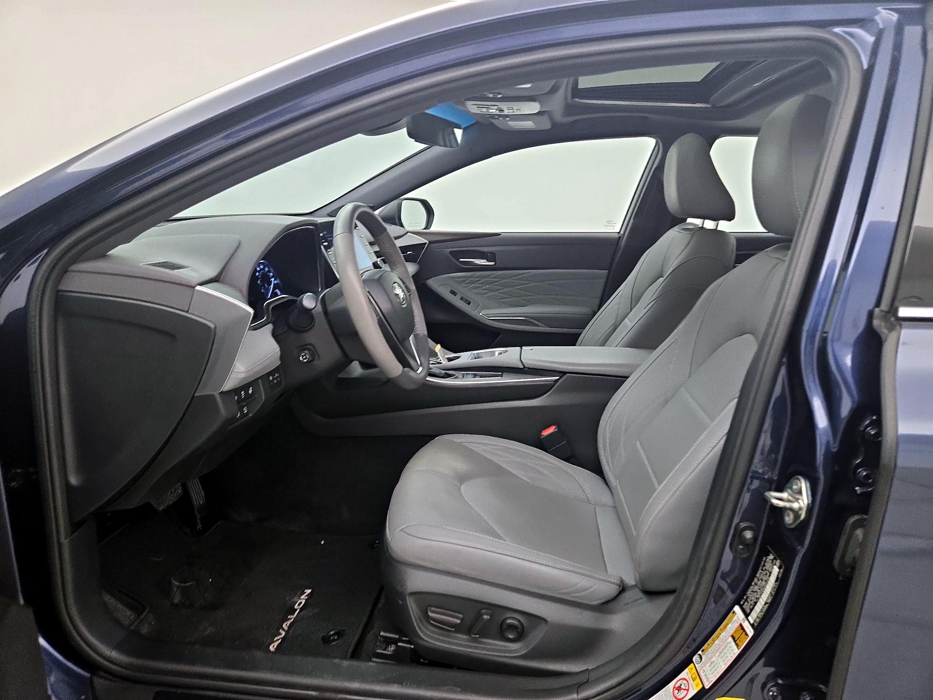Thumbnail: 2019 Toyota Avalon - 11