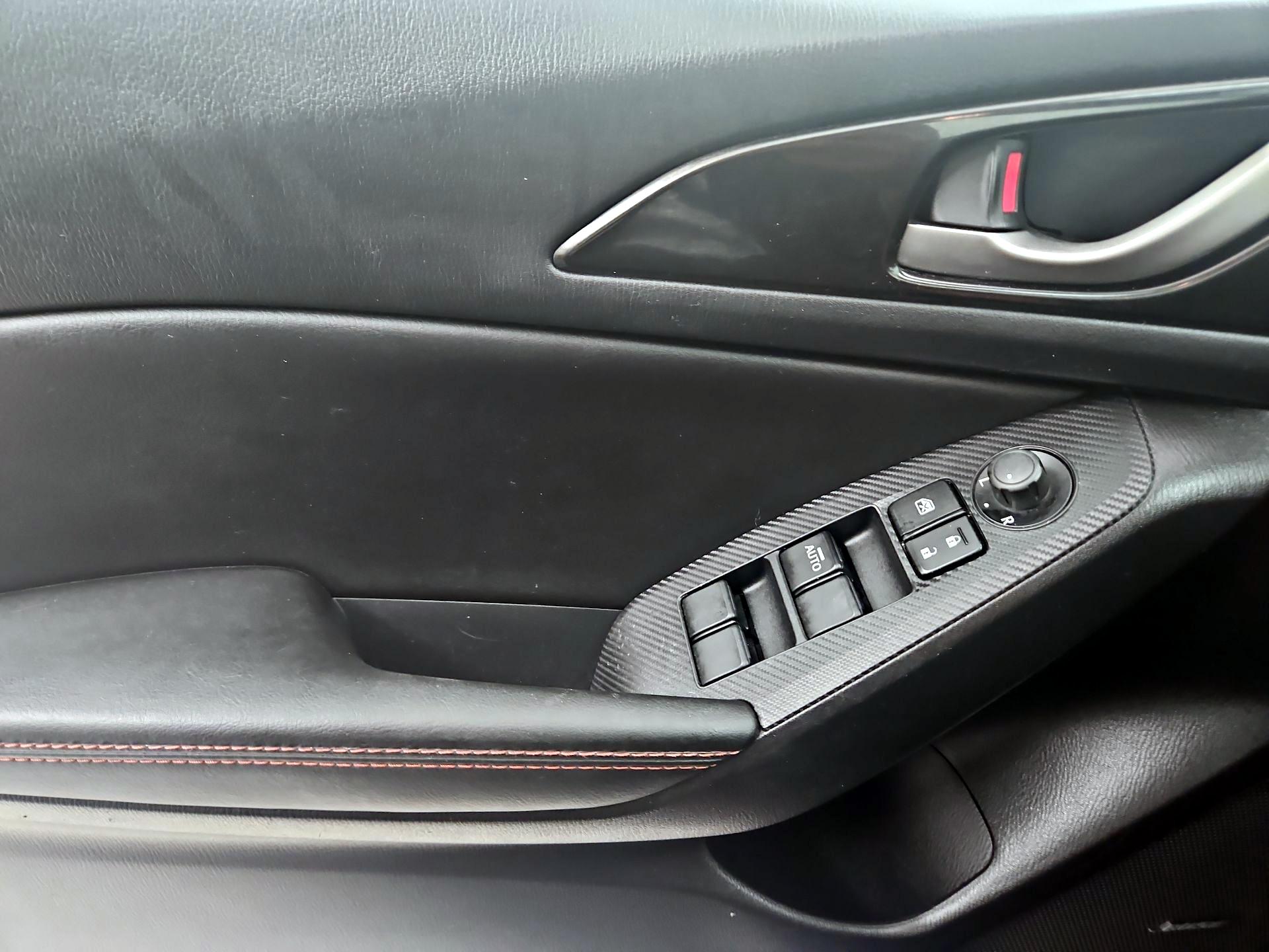 Thumbnail: 2015 Mazda Mazda3 - 12