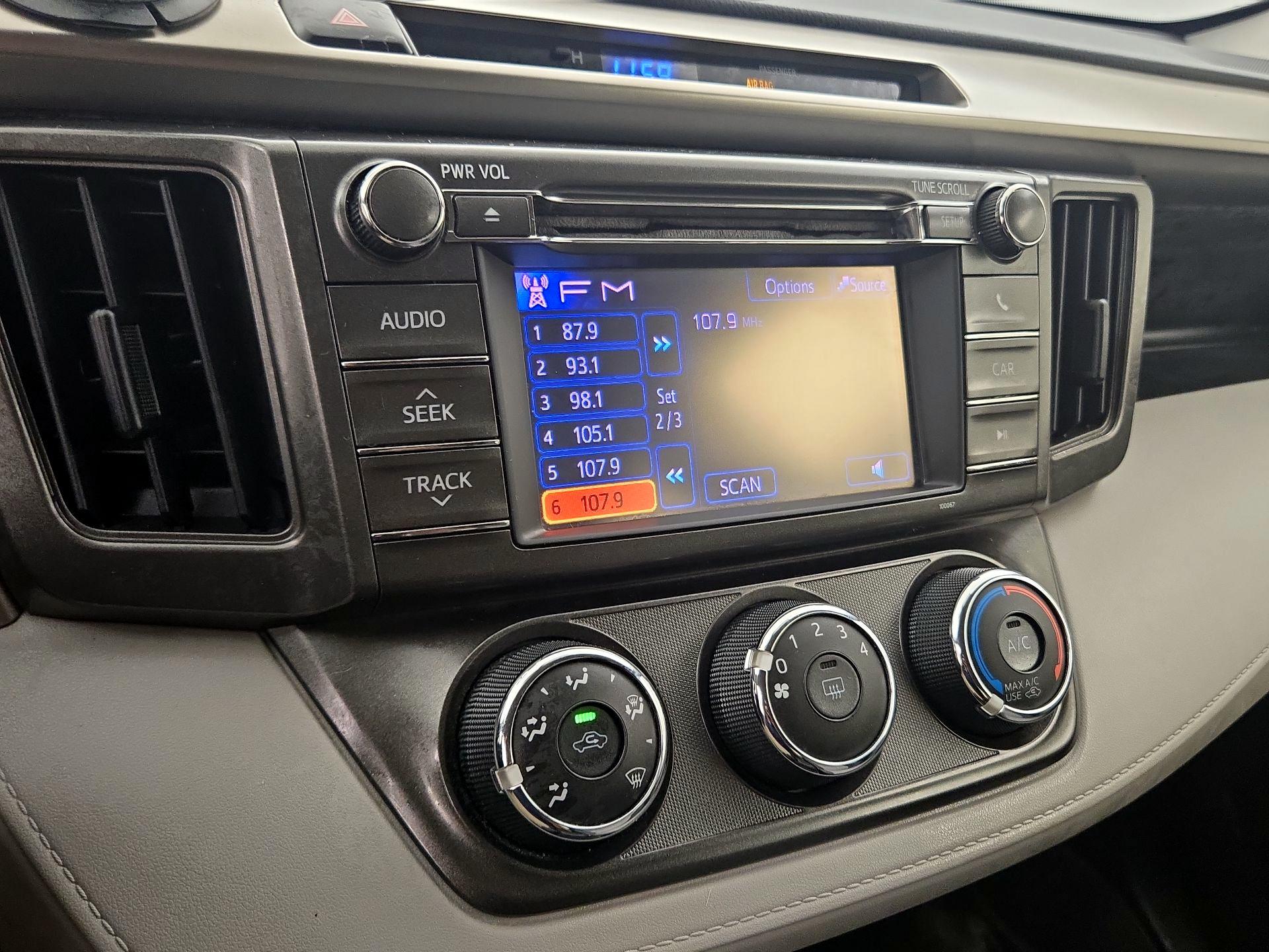 Thumbnail: 2013 Toyota RAV4 - 15